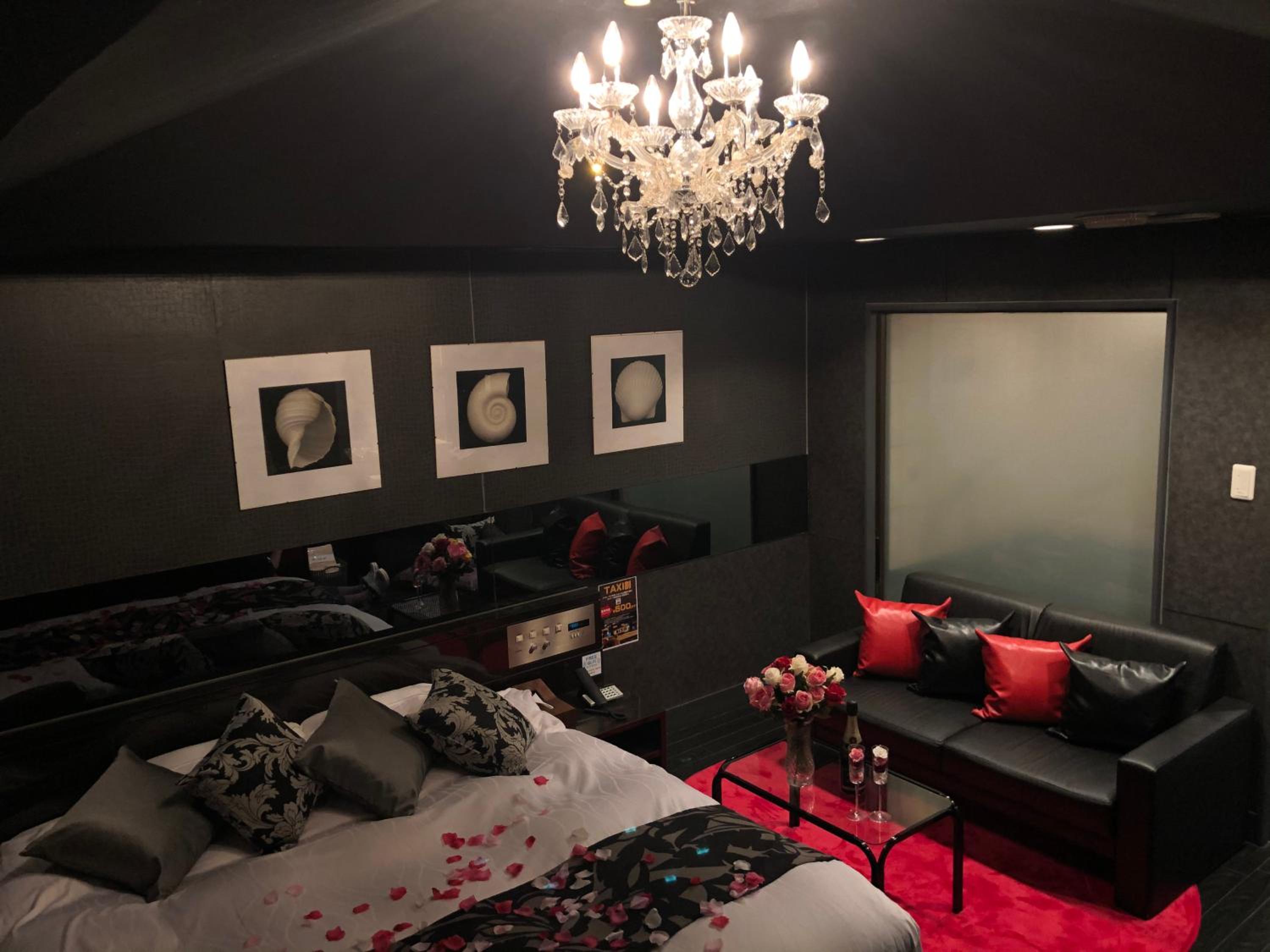 Standard Double Room - Photo 8