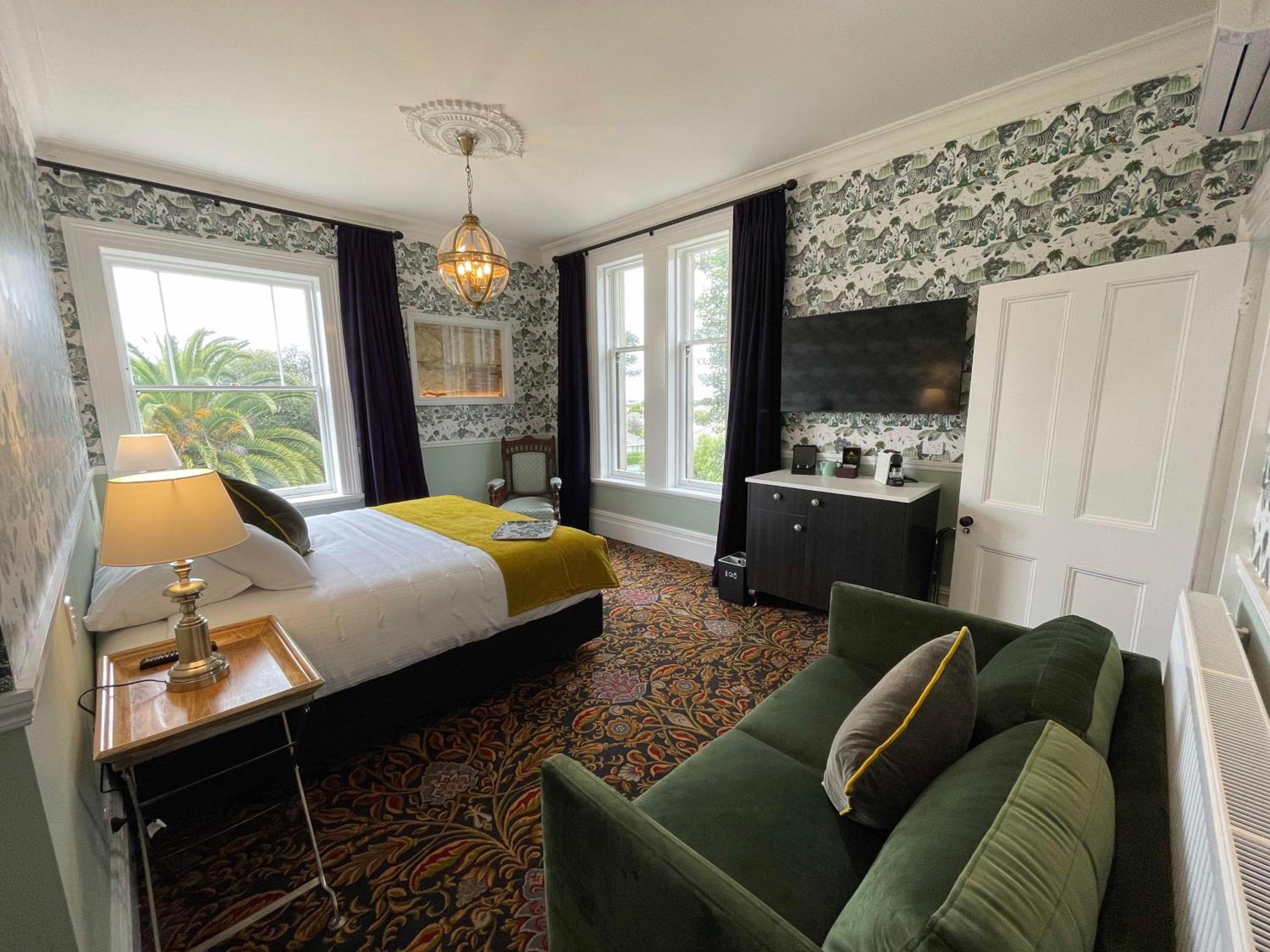 Superior King or Twin Room - Photo 15