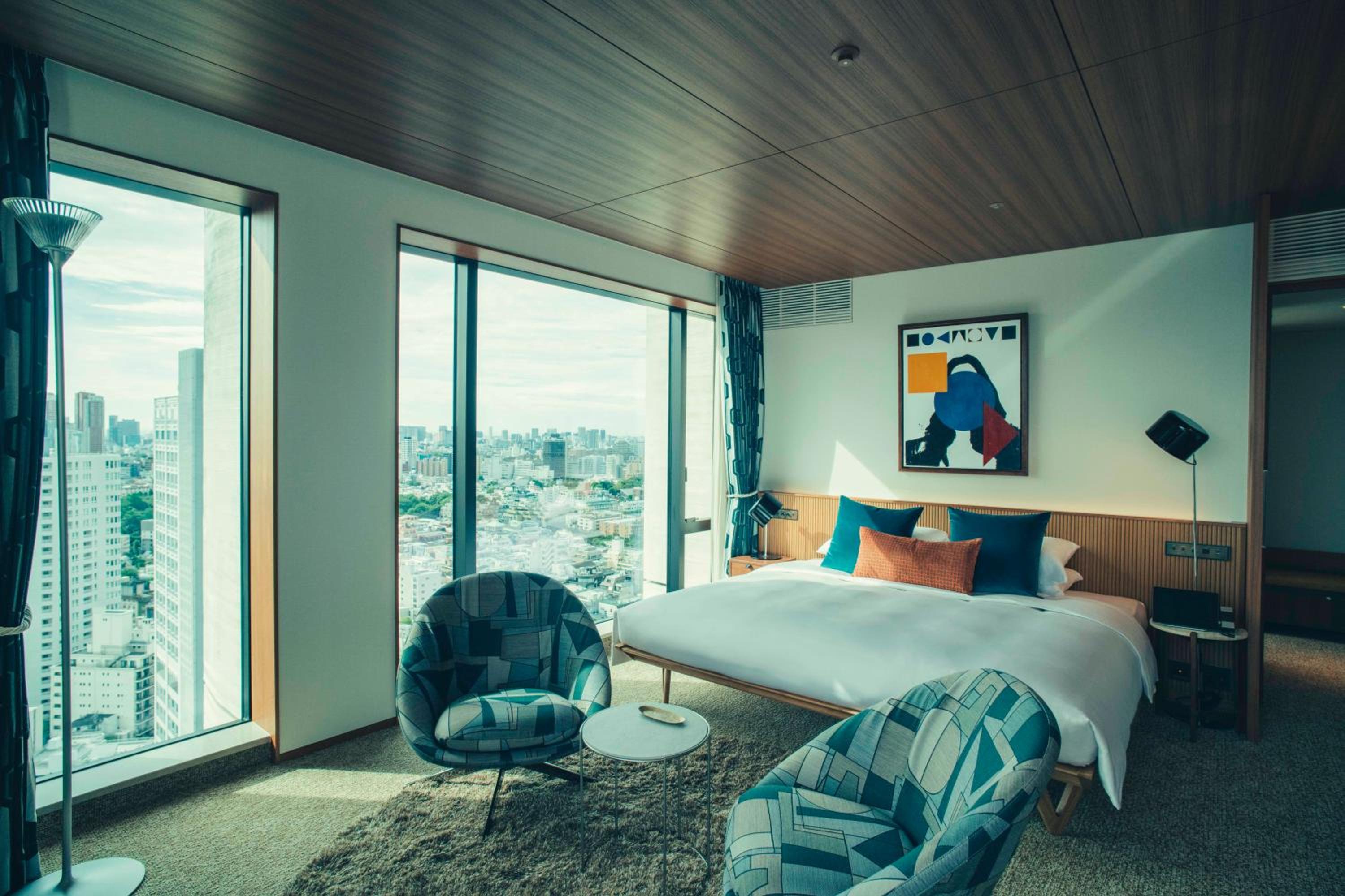 Deluxe King Room with City View