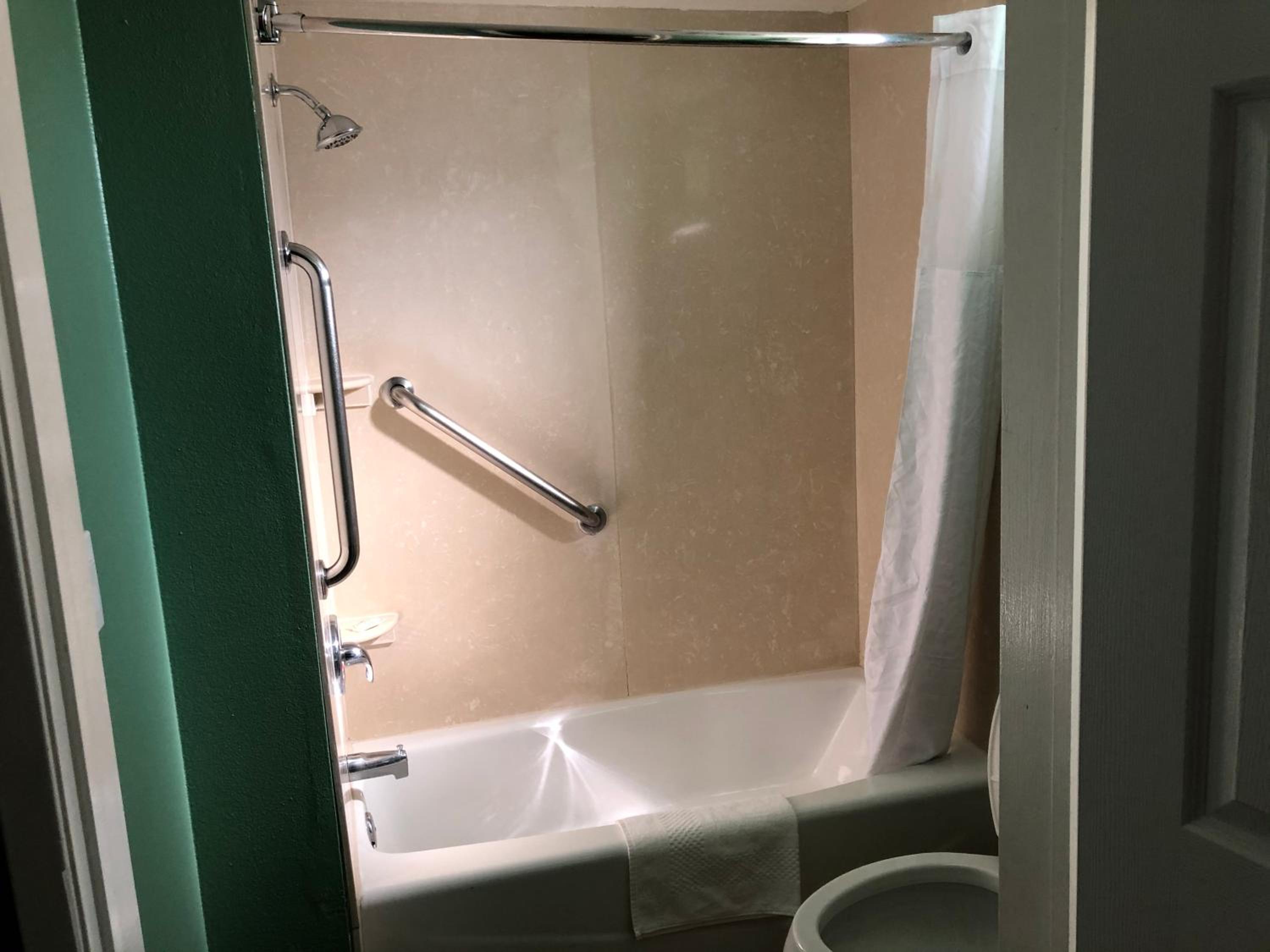 Standard Room, 1 King Bed, Non Smoking - Photo 8