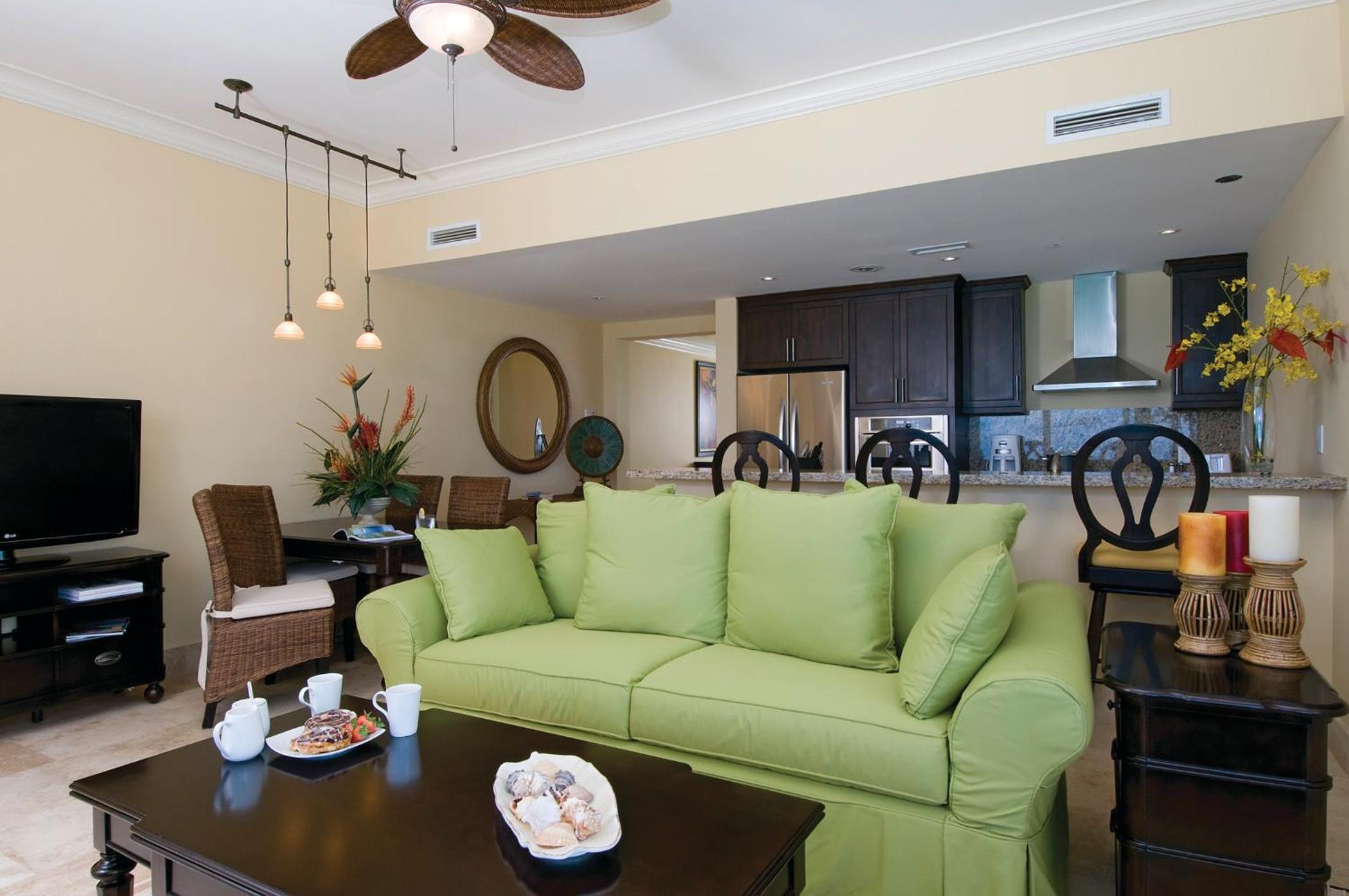 1 Bdrm Oceanfront Suite