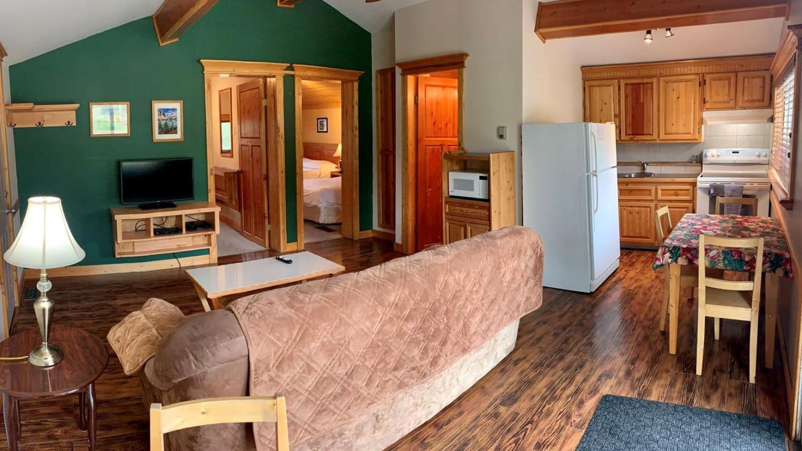 Two-Bedroom Cottage 8 photo 1