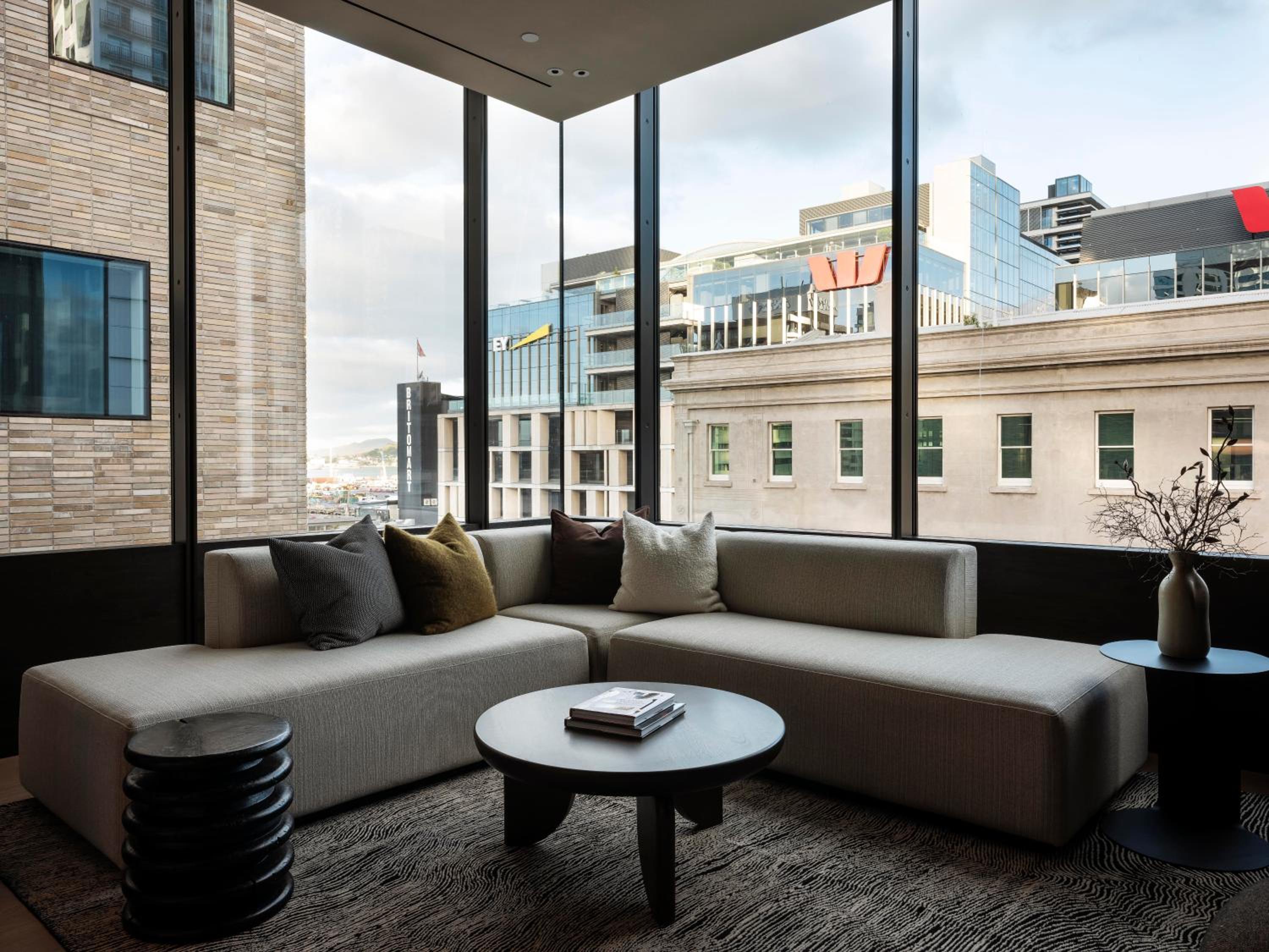 King Suite with Harbor View - Hohi - Photo 10