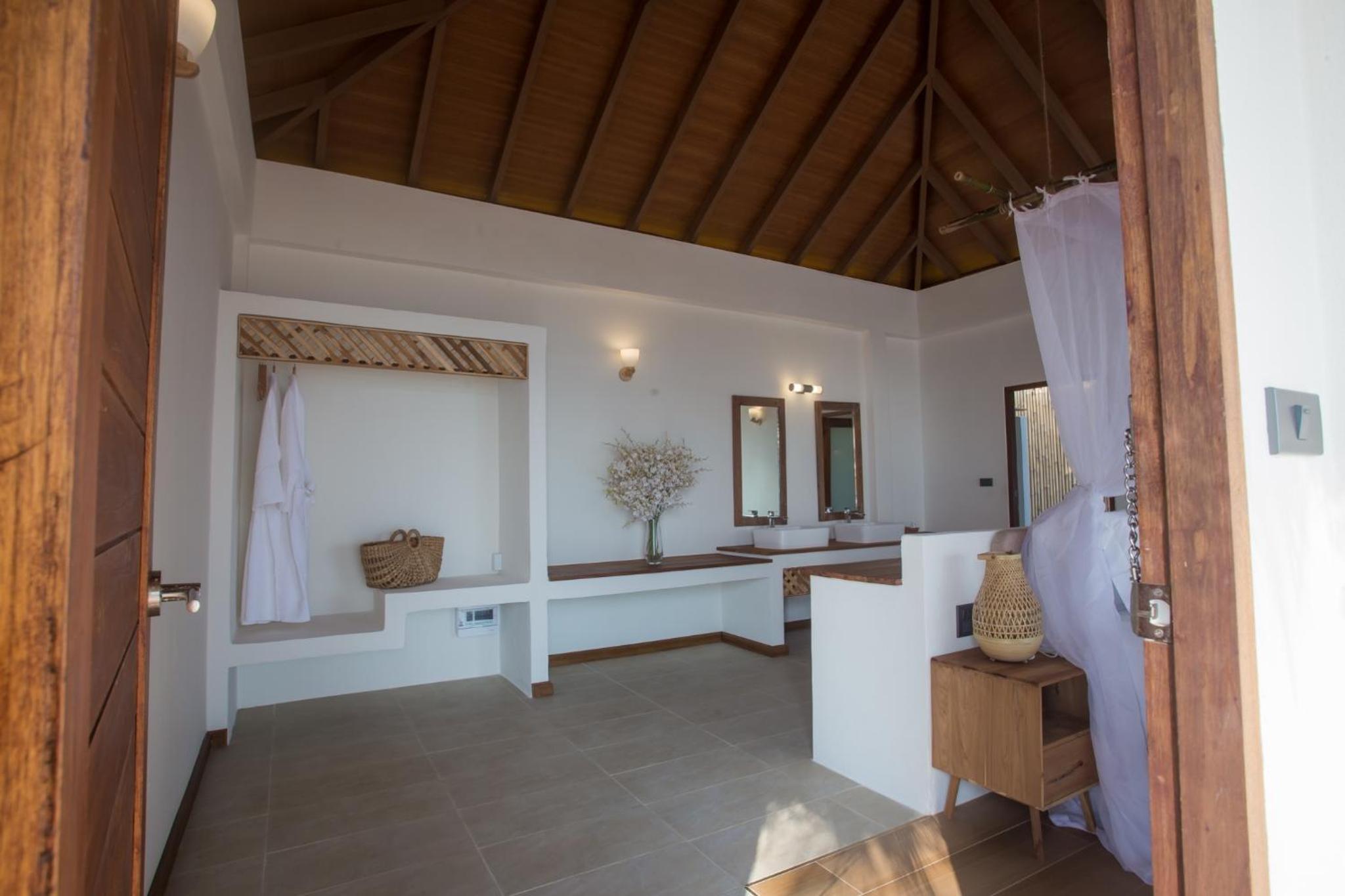 King Suite with Sea View - Photo 4