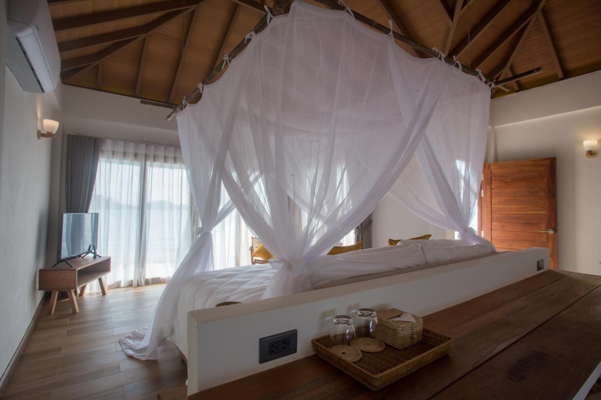 King Suite with Sea View - Photo 1
