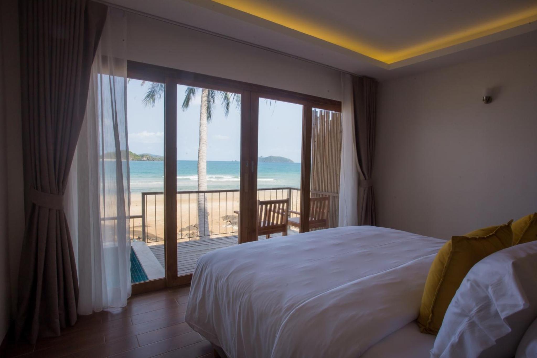 Villa - Beach Front - Photo 7