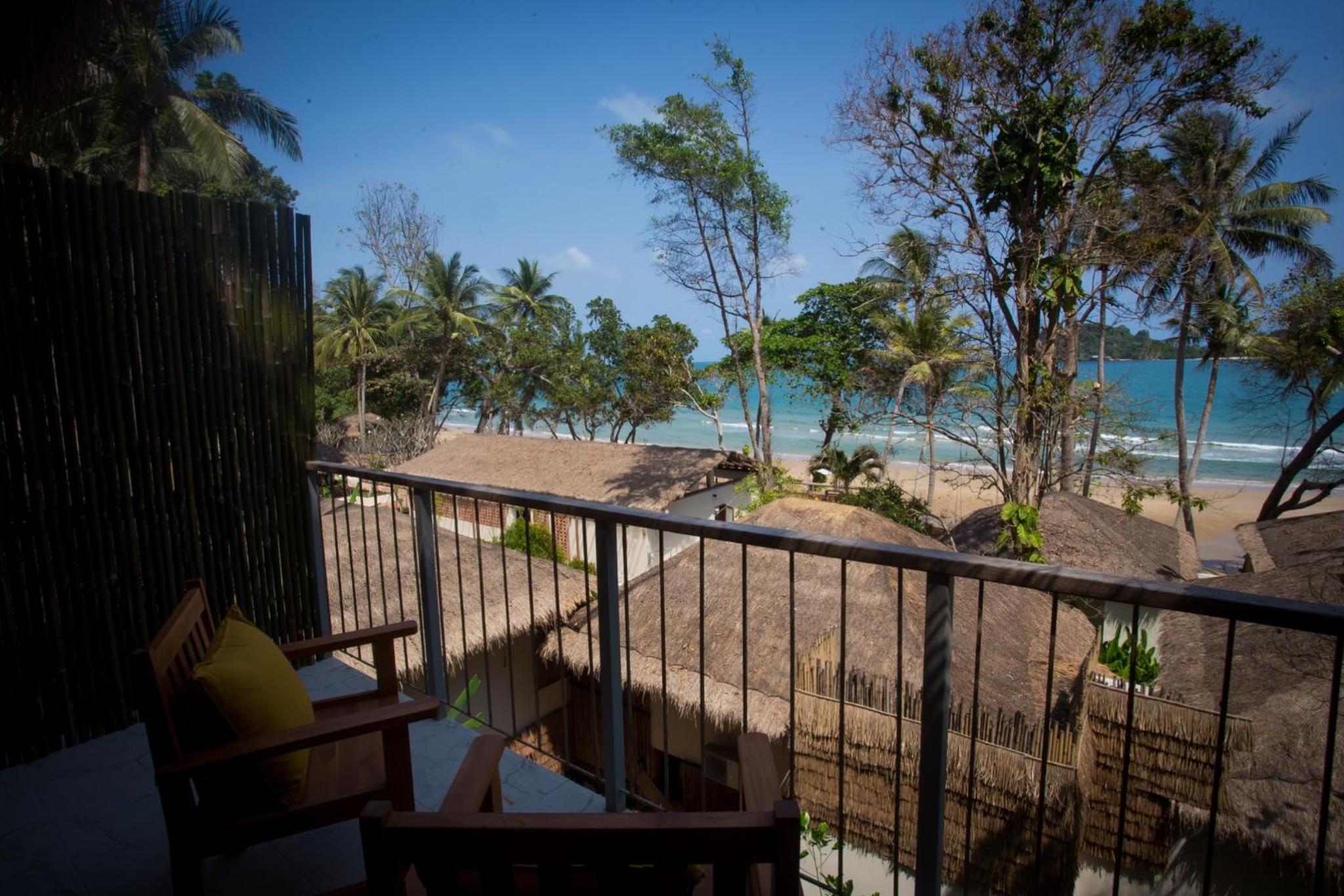Deluxe Double Room with Balcony and Sea View - Photo 10