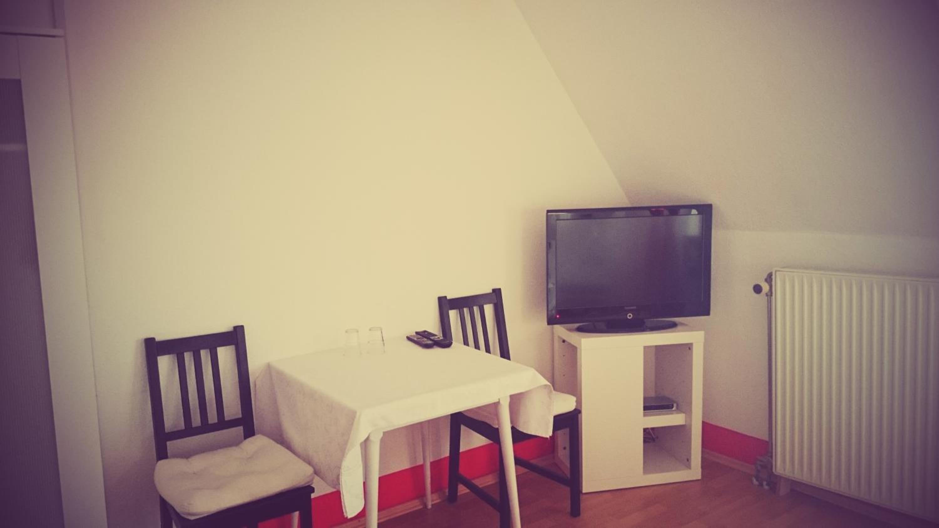 Double Room with Balcony - Photo 3