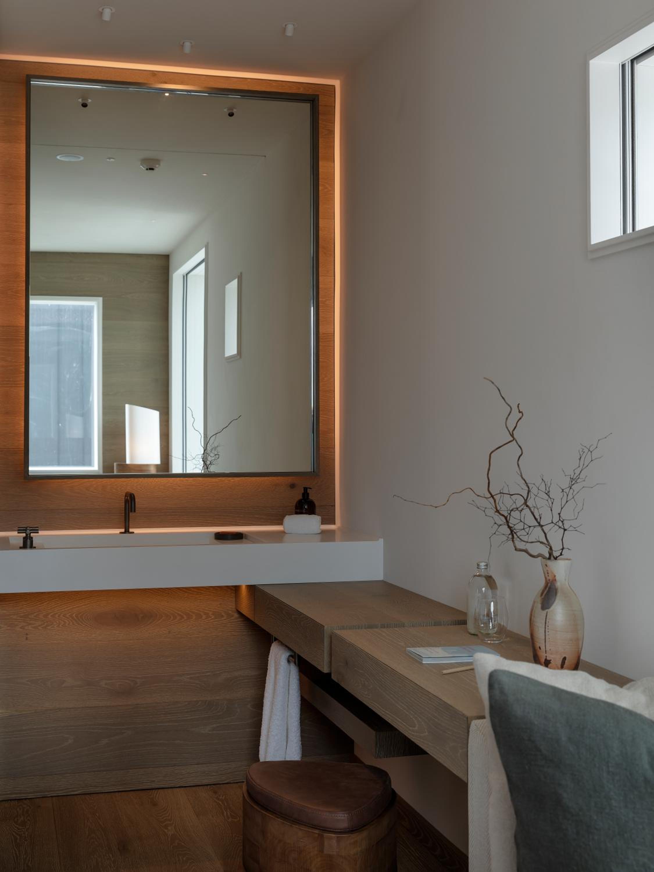 King or Twin Room - City View - Photo 9