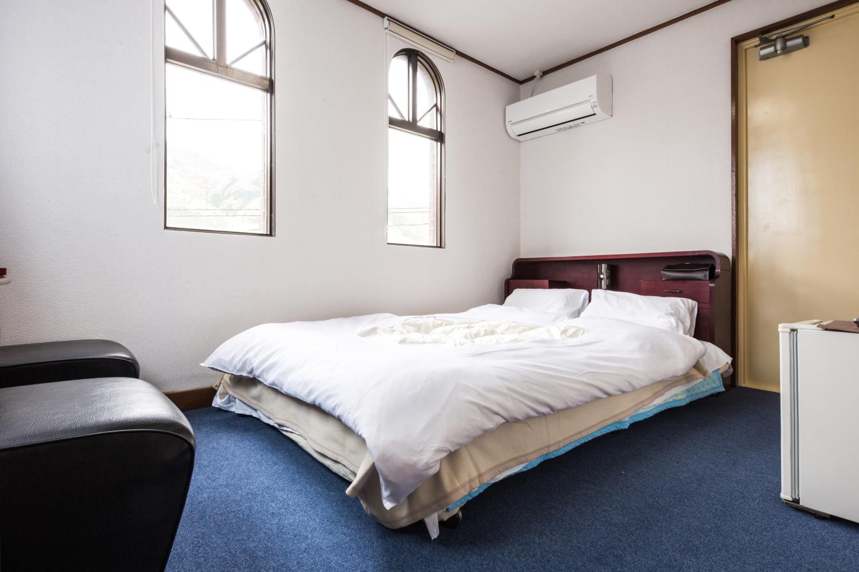 Double Room - Photo 7