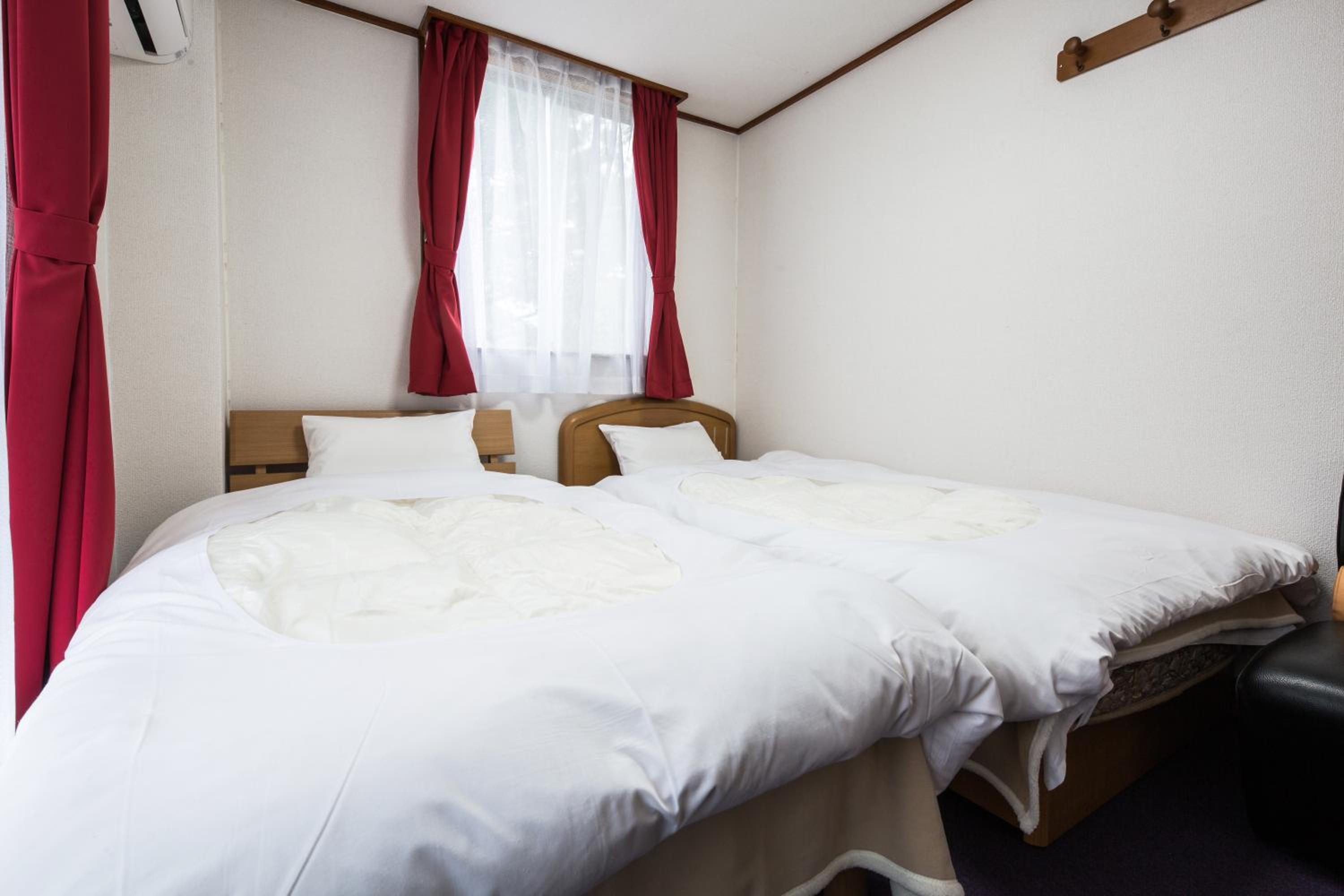 Quadruple Room - Photo 2