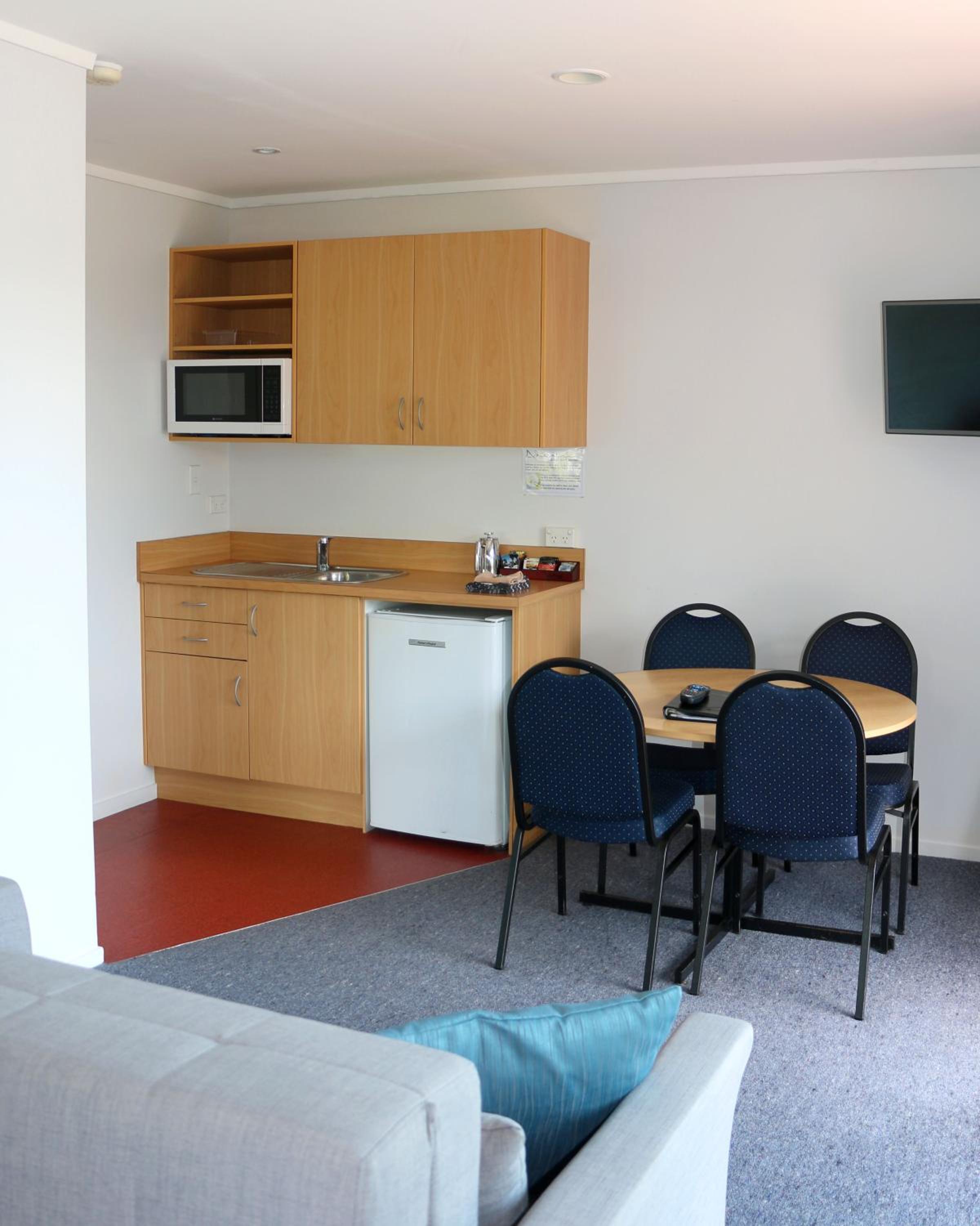 One-Bedroom Family Apartment - Photo 9
