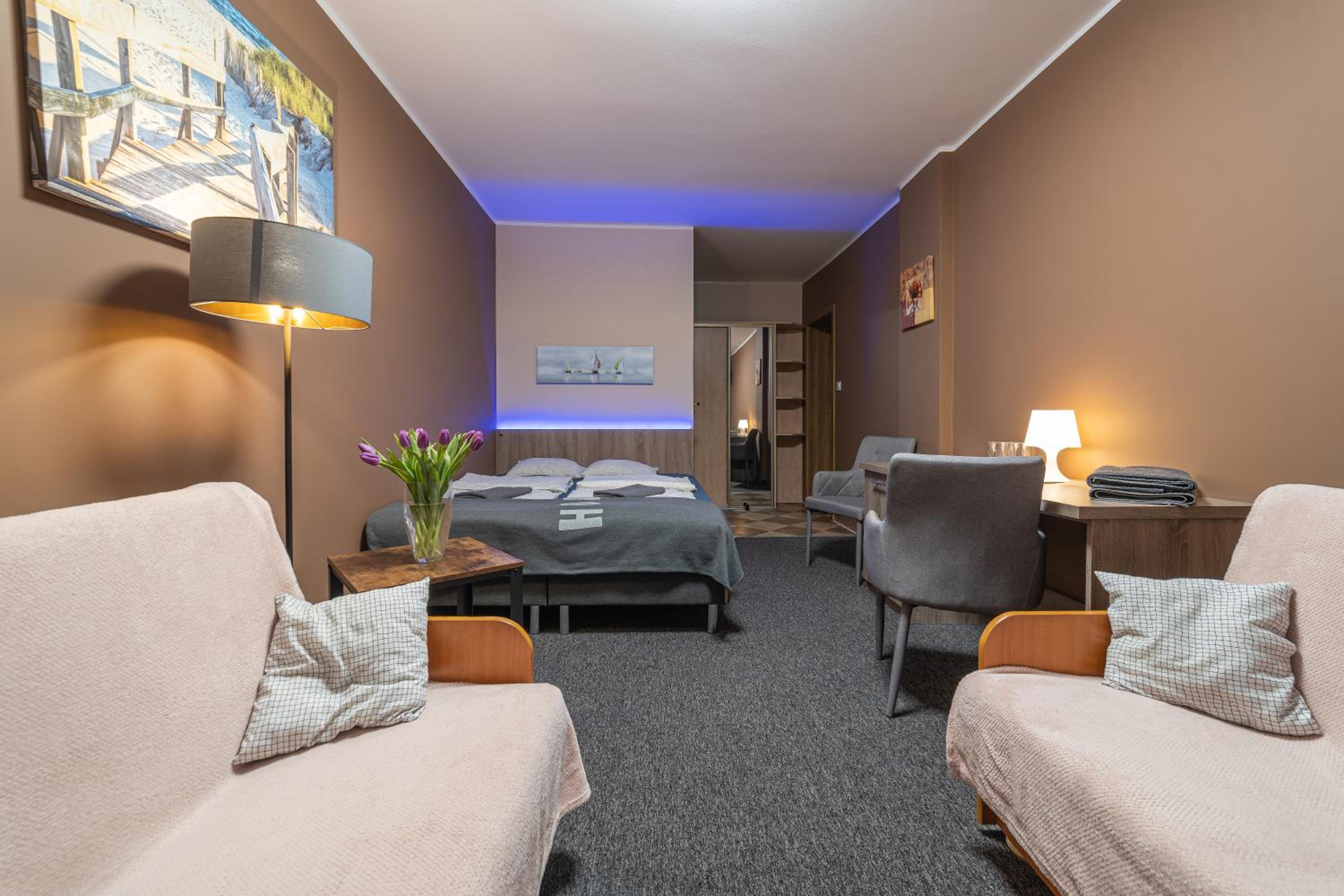 Quadruple Room with Balcony photo 3