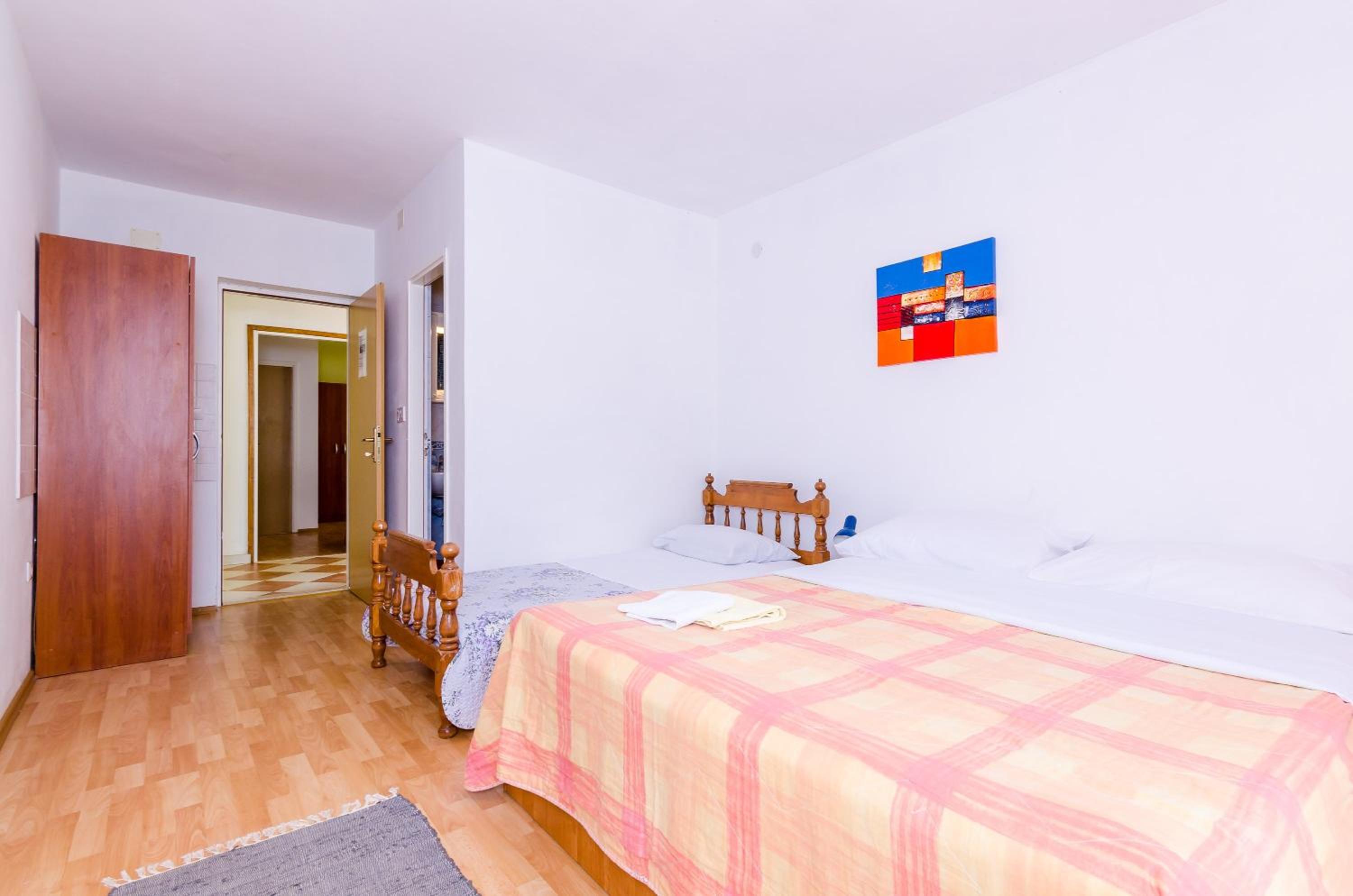 One Bedroom Apartment with Terrace and Sea View