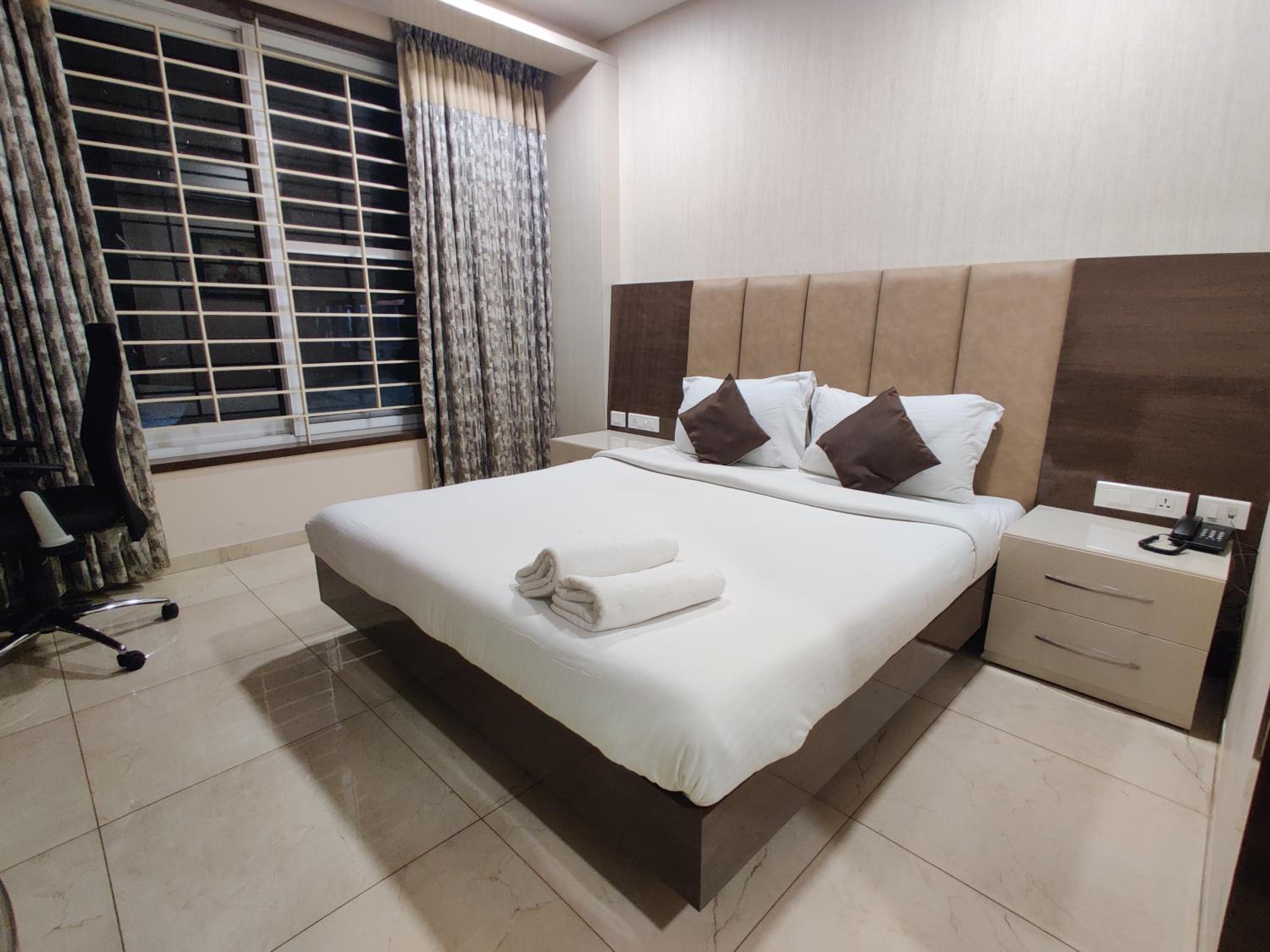 Deluxe Double Room with Shower
