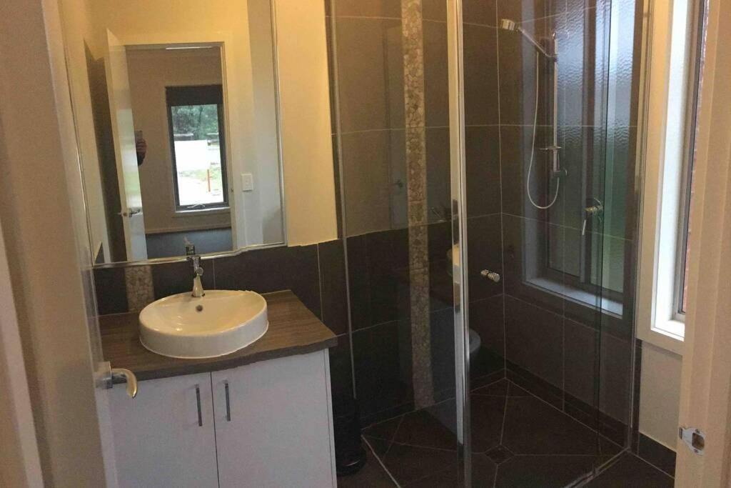 Three-Bedroom House photo 3