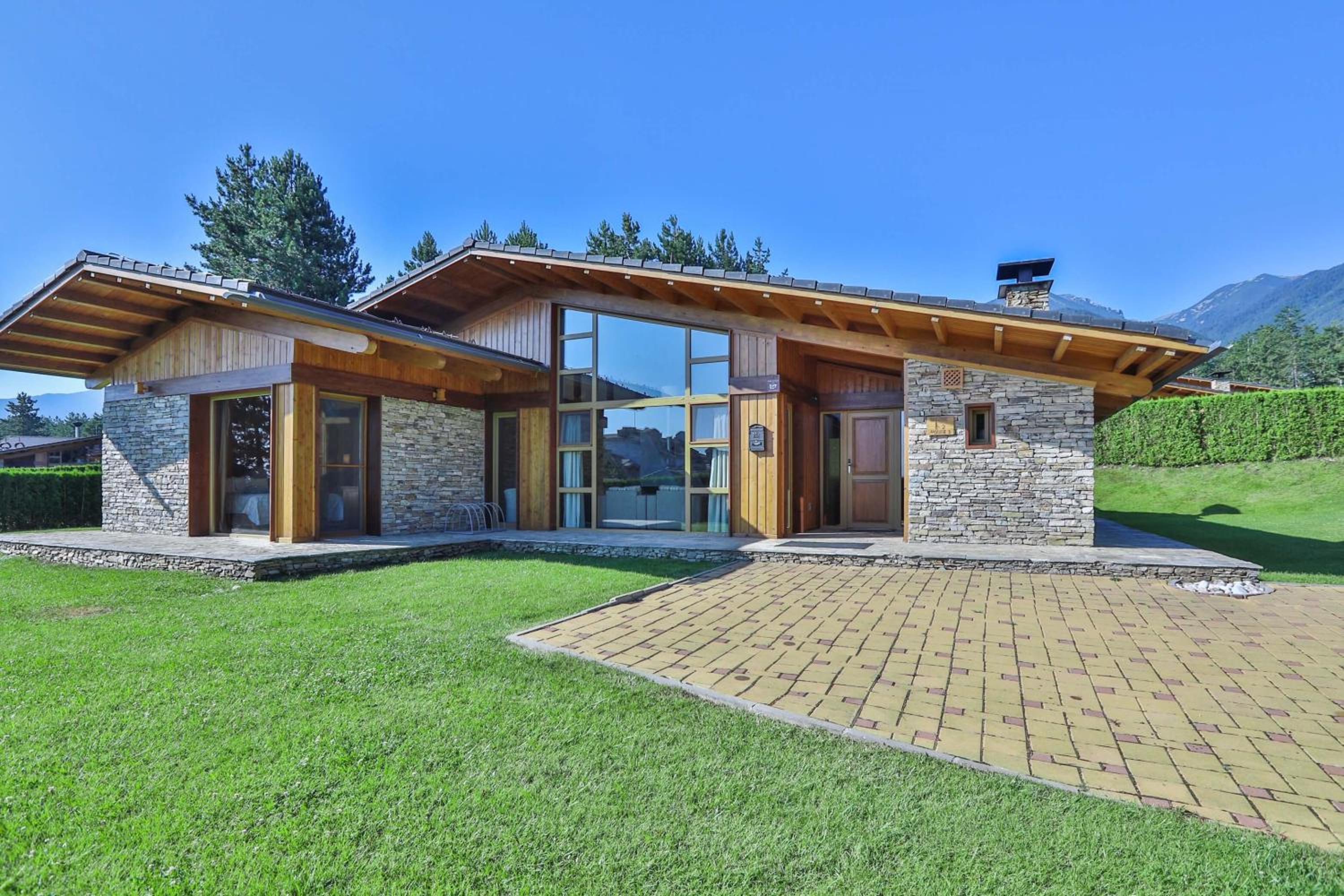 Malina Three-Bedroom Chalet - Photo 12