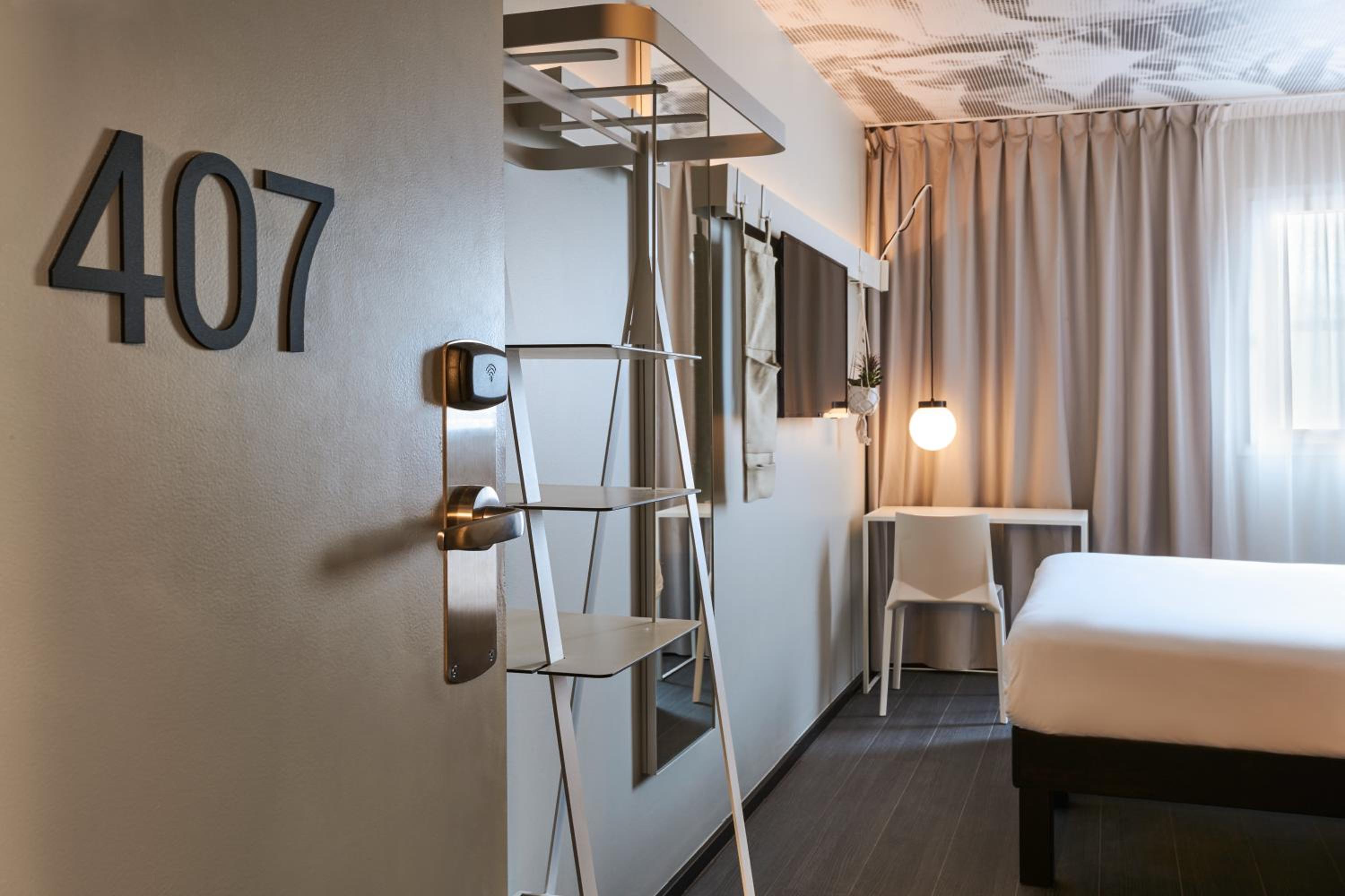 Standard Double Room - Photo 5