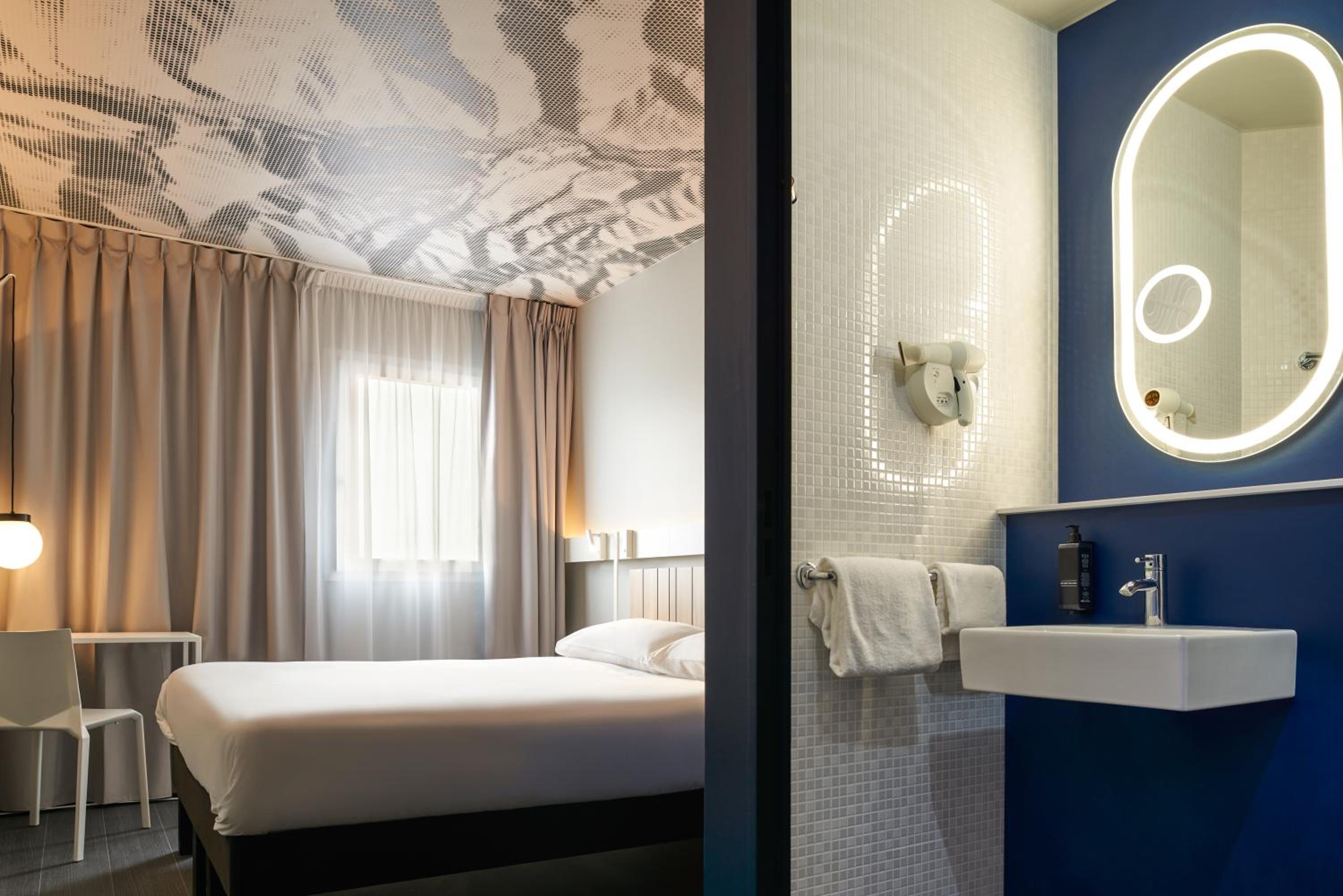 Standard Double Room - Photo 3