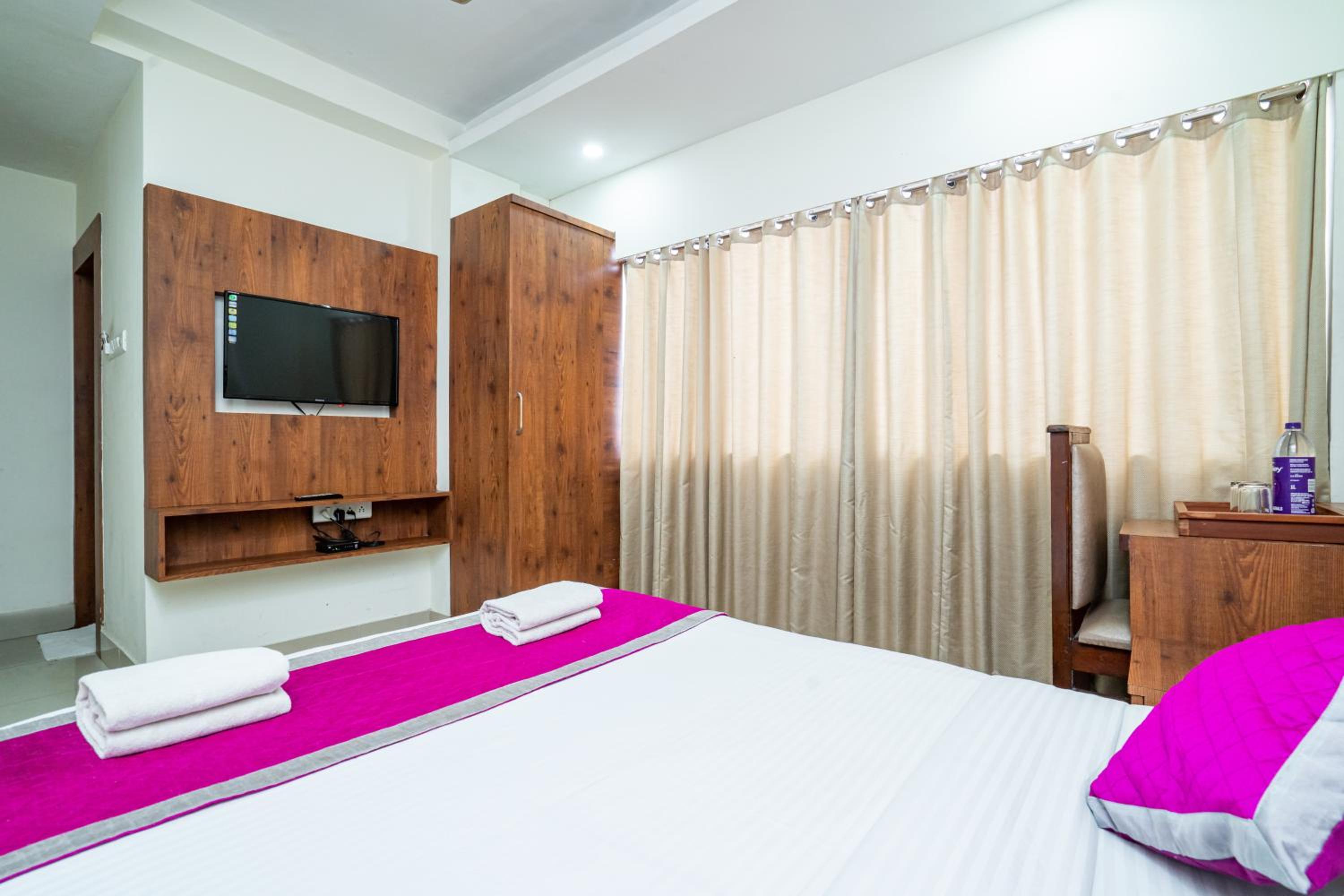 Executive Double Room - Photo 7