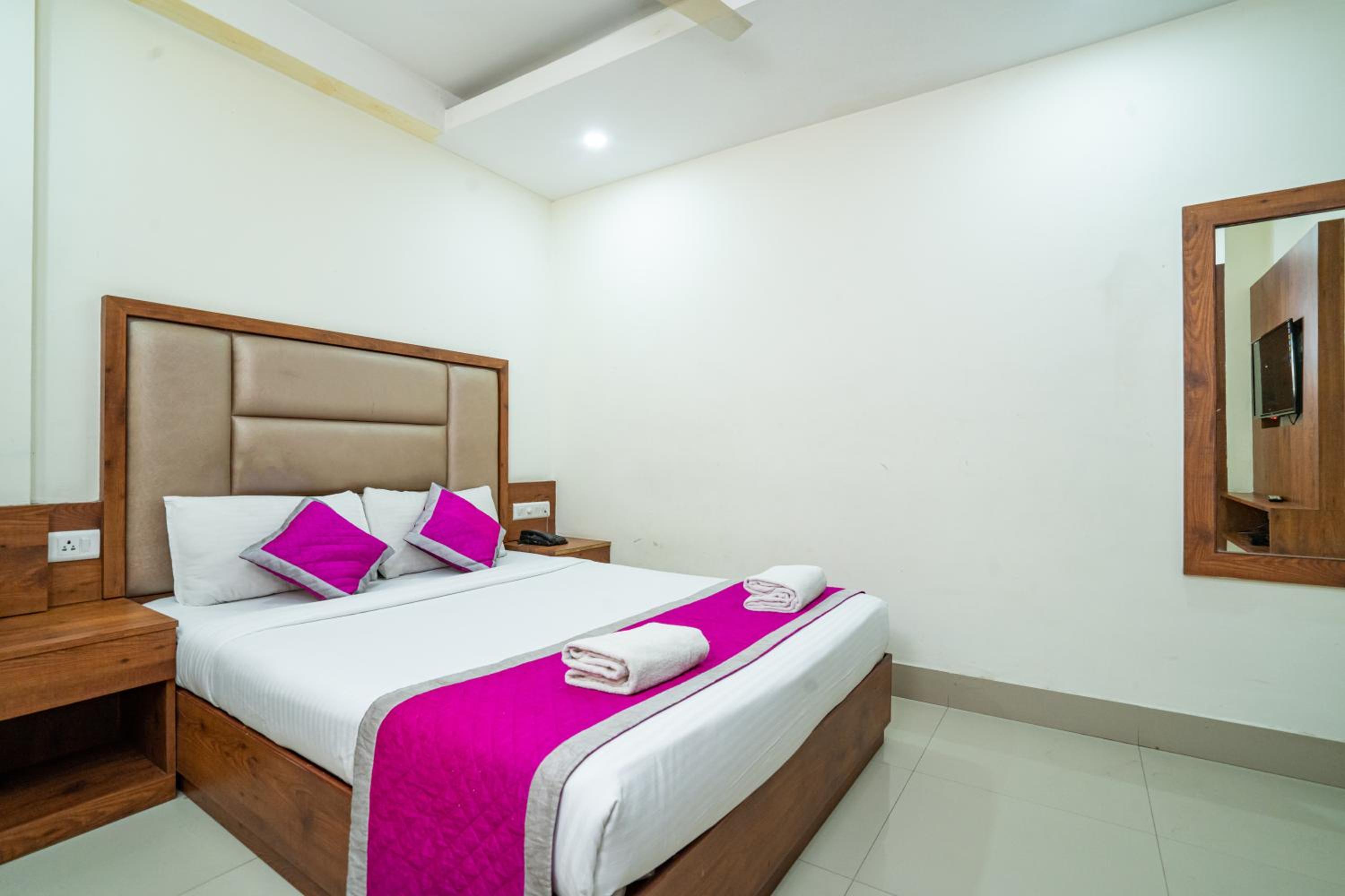 Executive Double Room - Photo 8