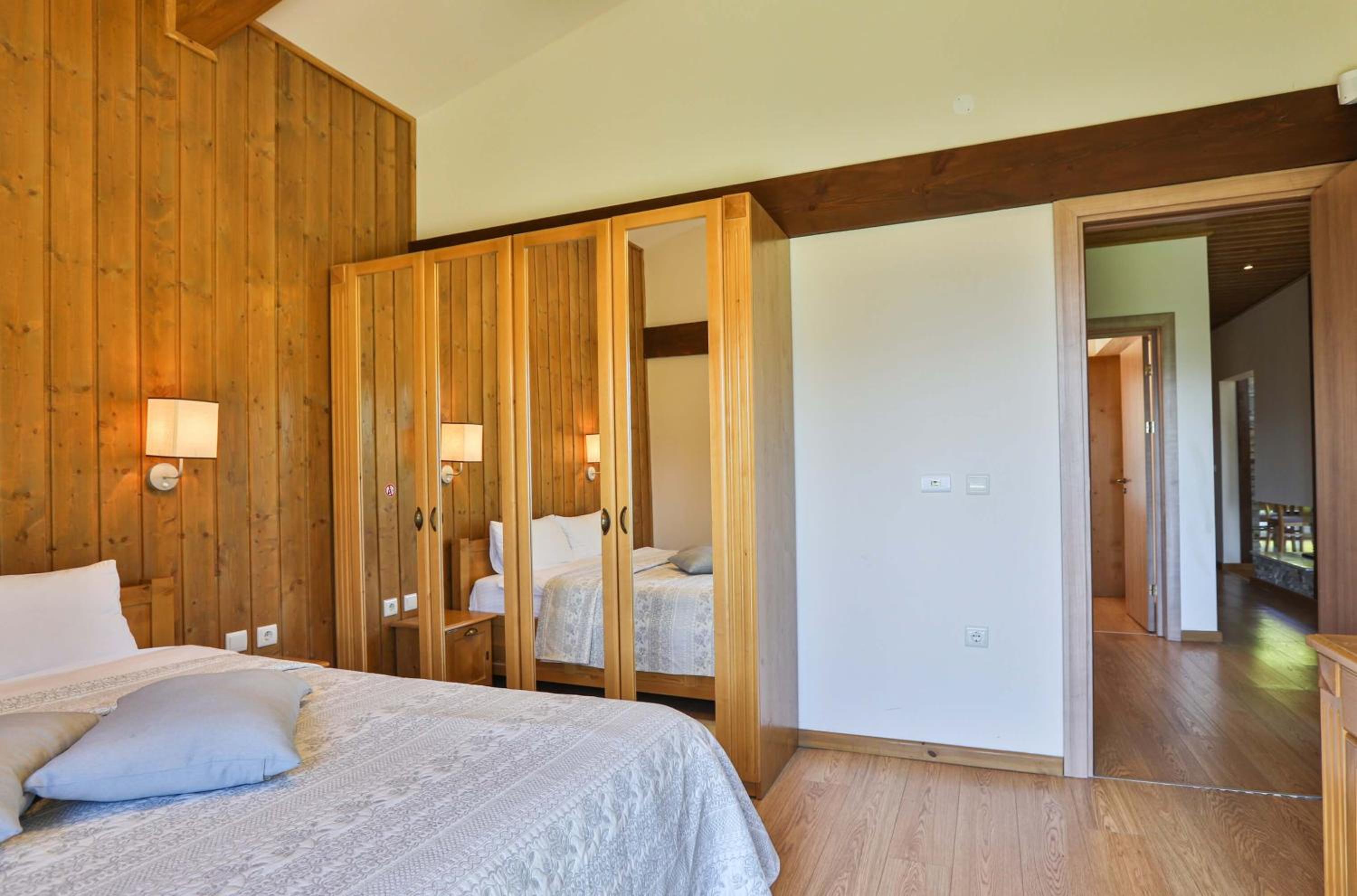 Malina Three-Bedroom Chalet - Photo 8