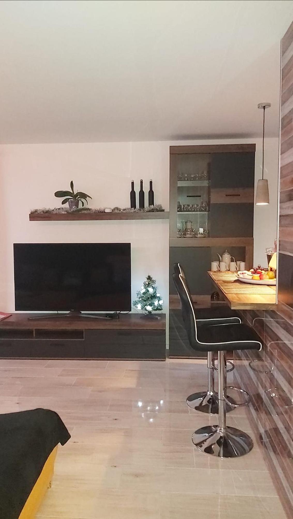 One-Bedroom Apartment - Photo 1