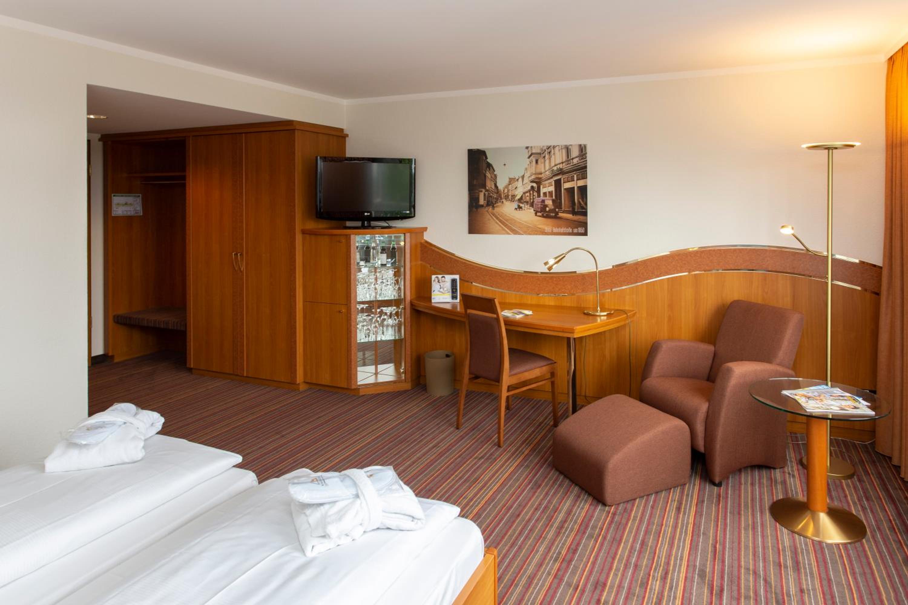 Standard Double Room - Photo 2