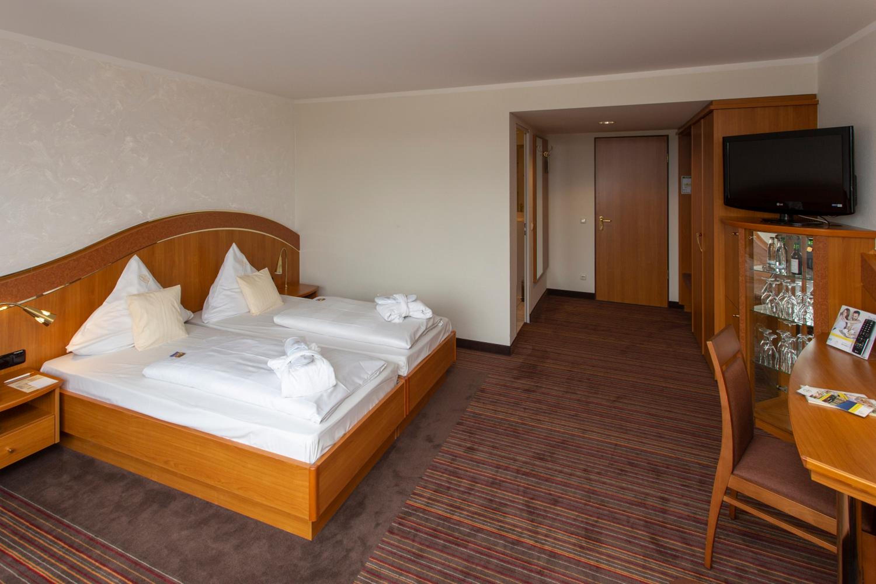Standard Double Room - Photo 6