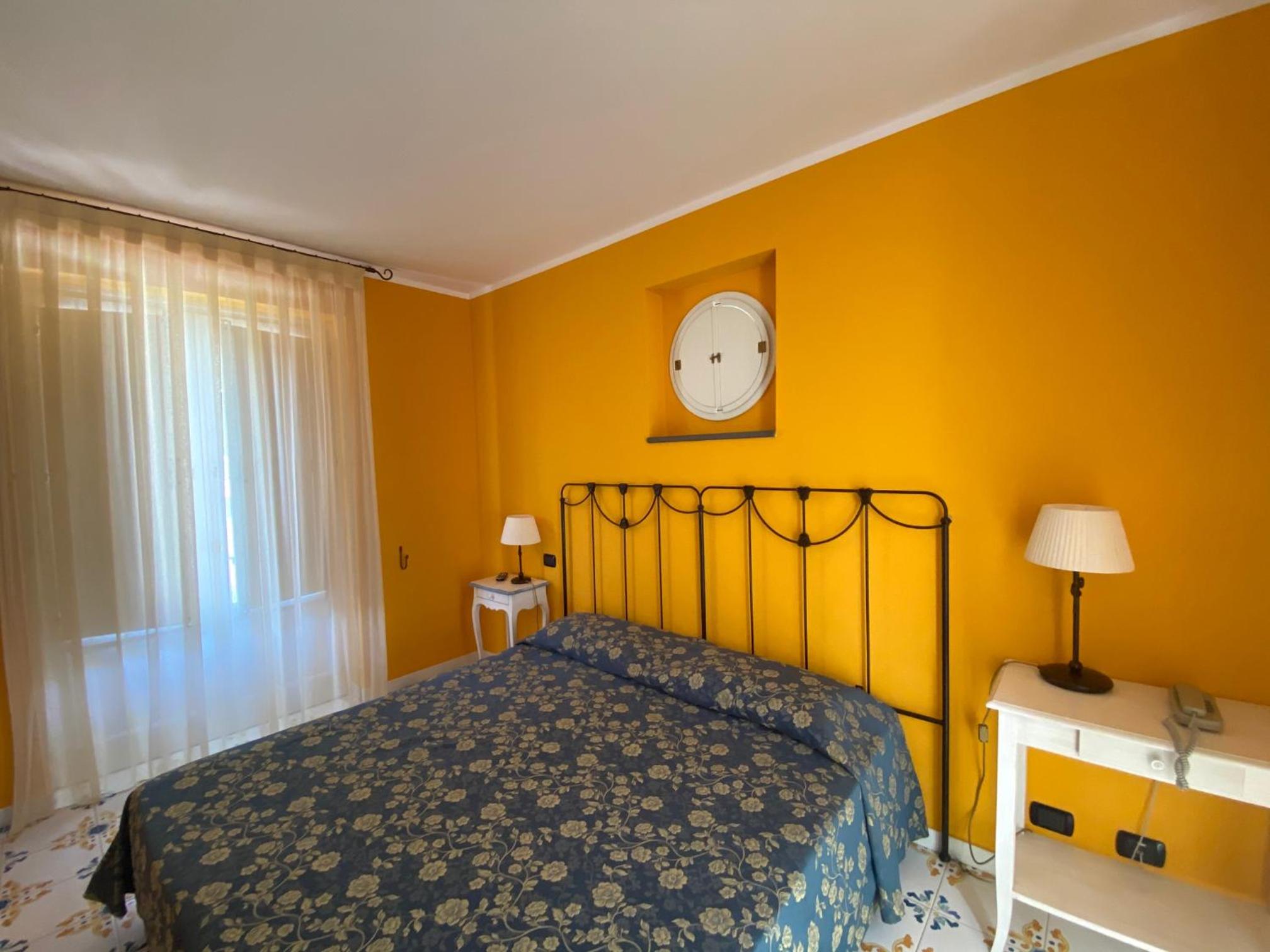 Standard Double Room - Photo 3