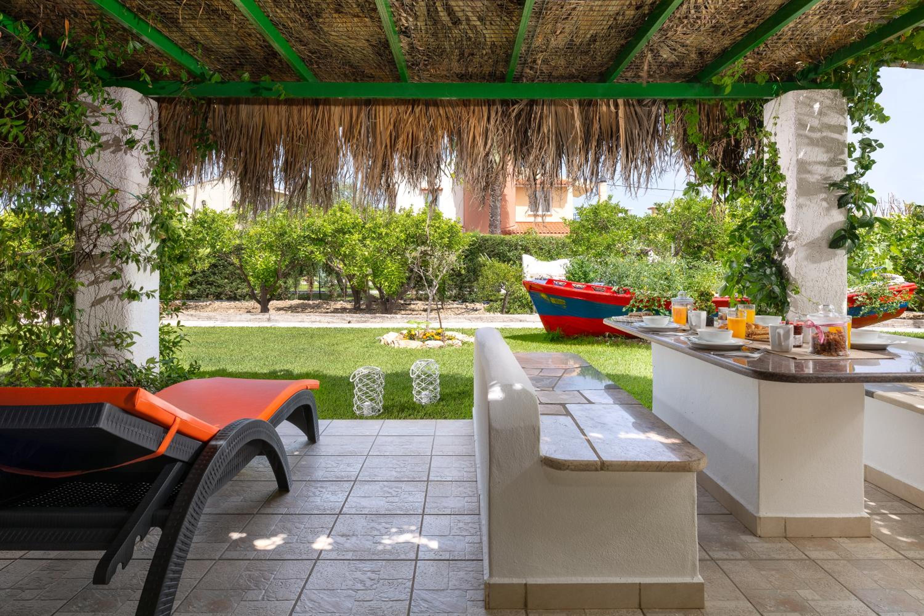 Family Room with Terrace photo 2