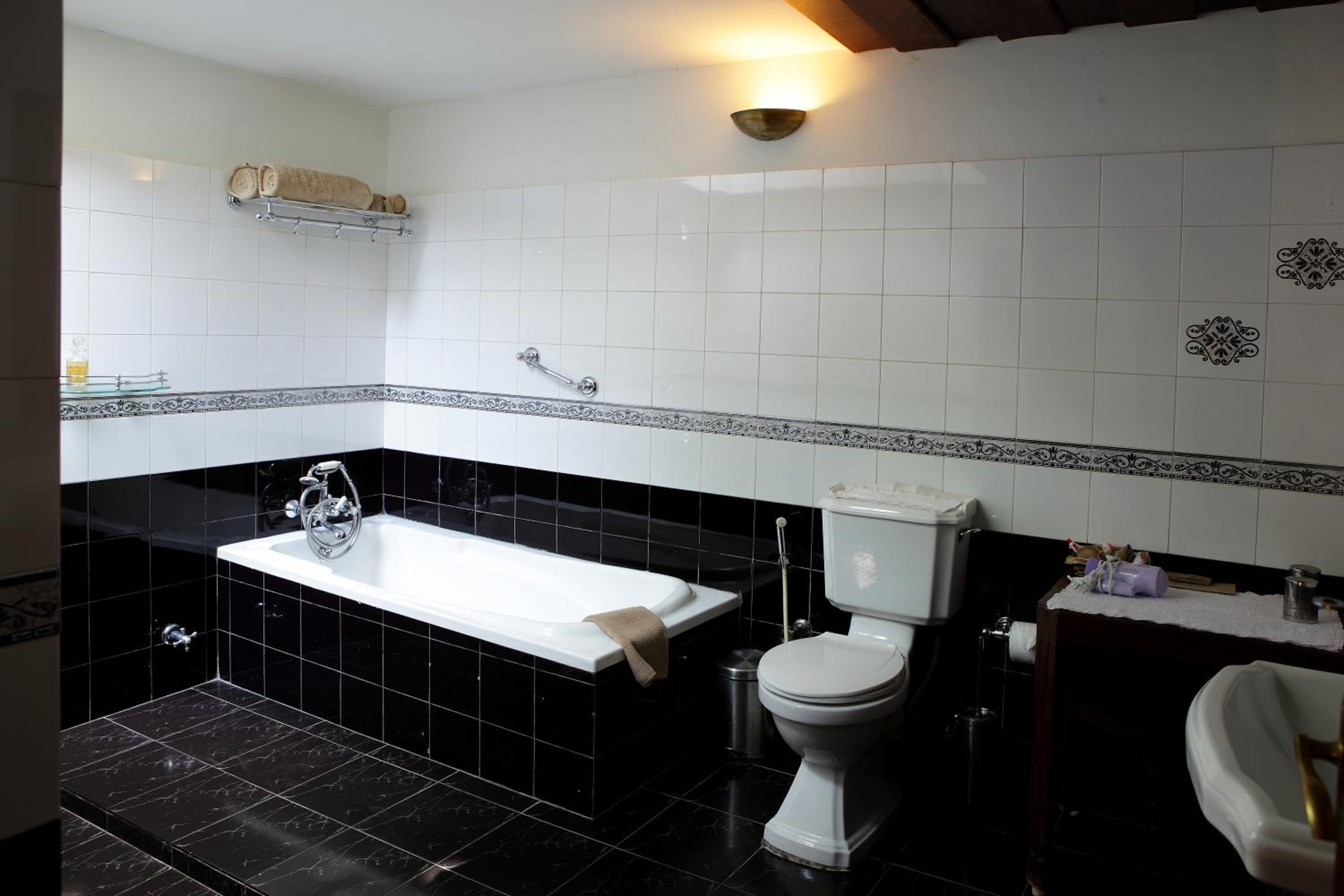 Superior Deluxe Double or Twin Room  - Photo 5