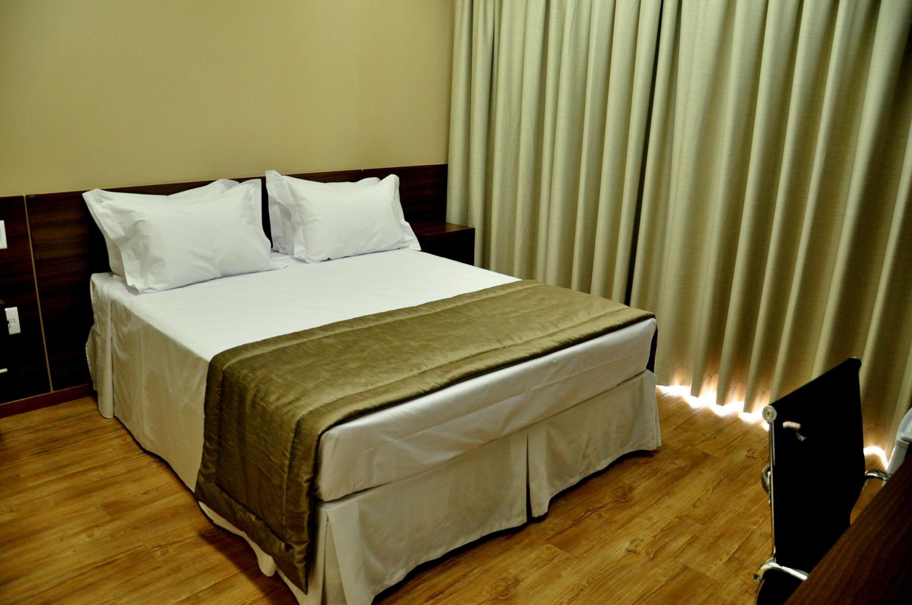 Deluxe Double Room with Balcony photo 3