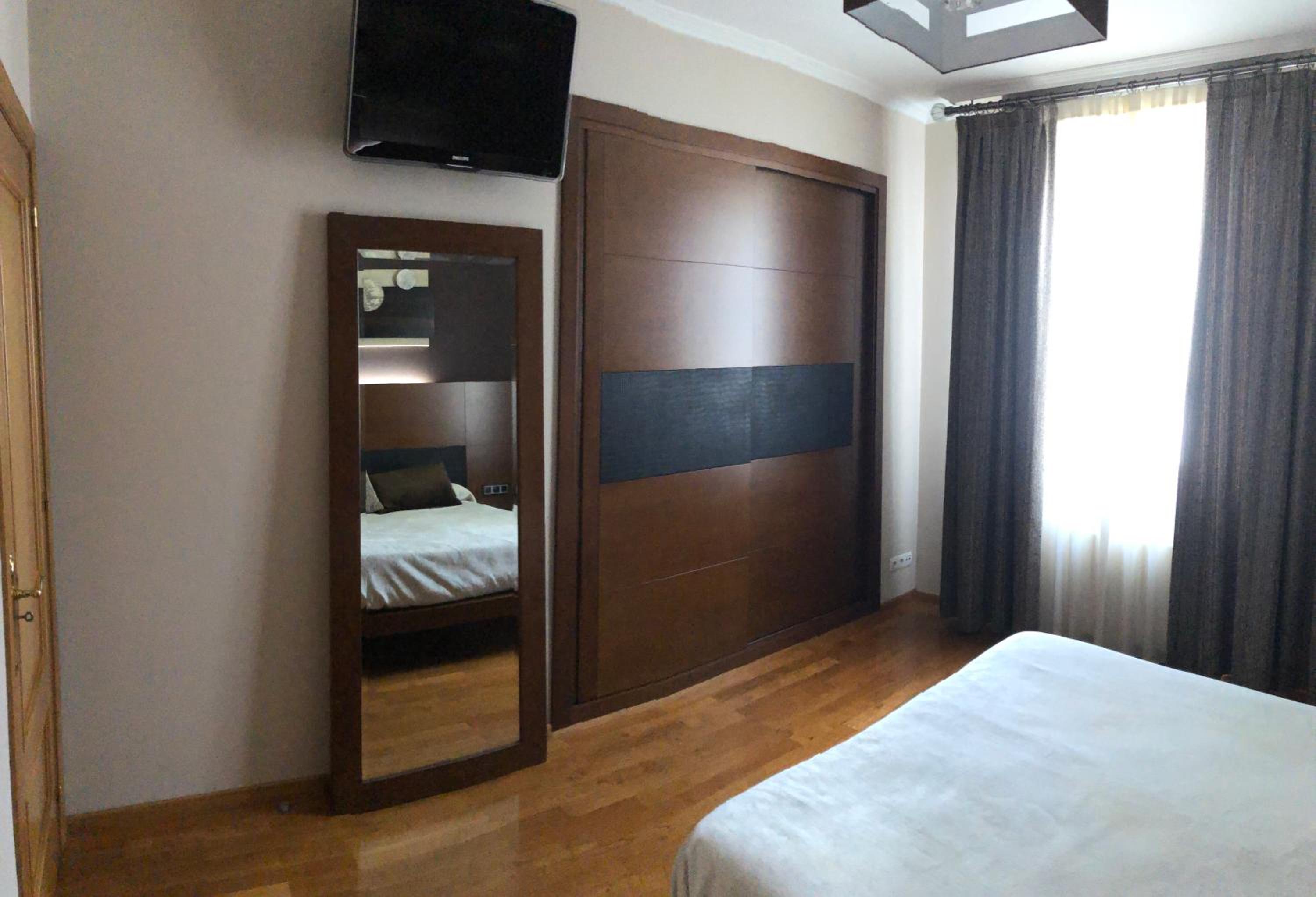 Three-Bedroom Apartment - Photo 37