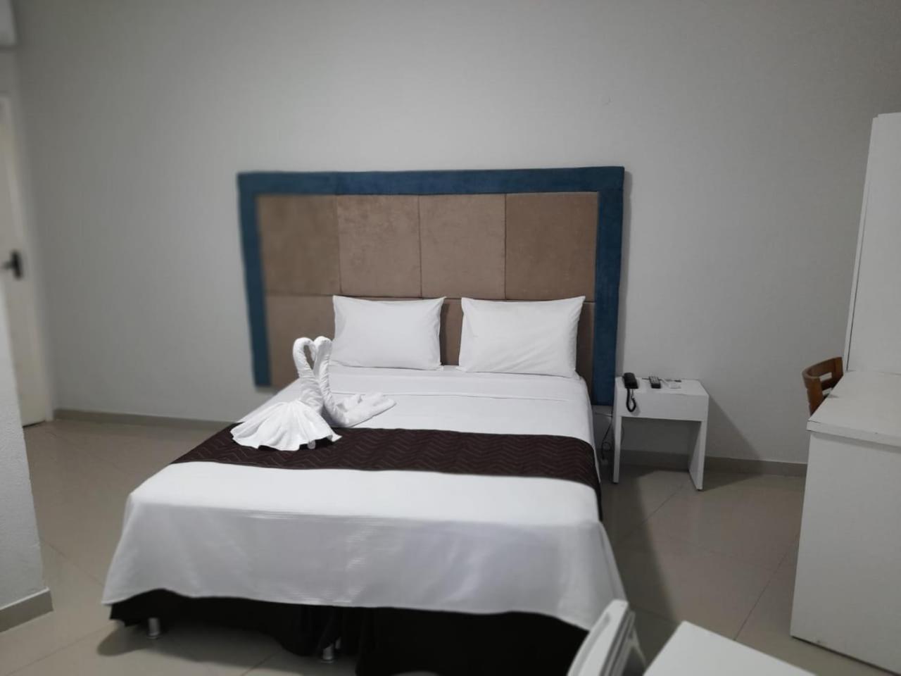 Standard Double Room - Photo 4