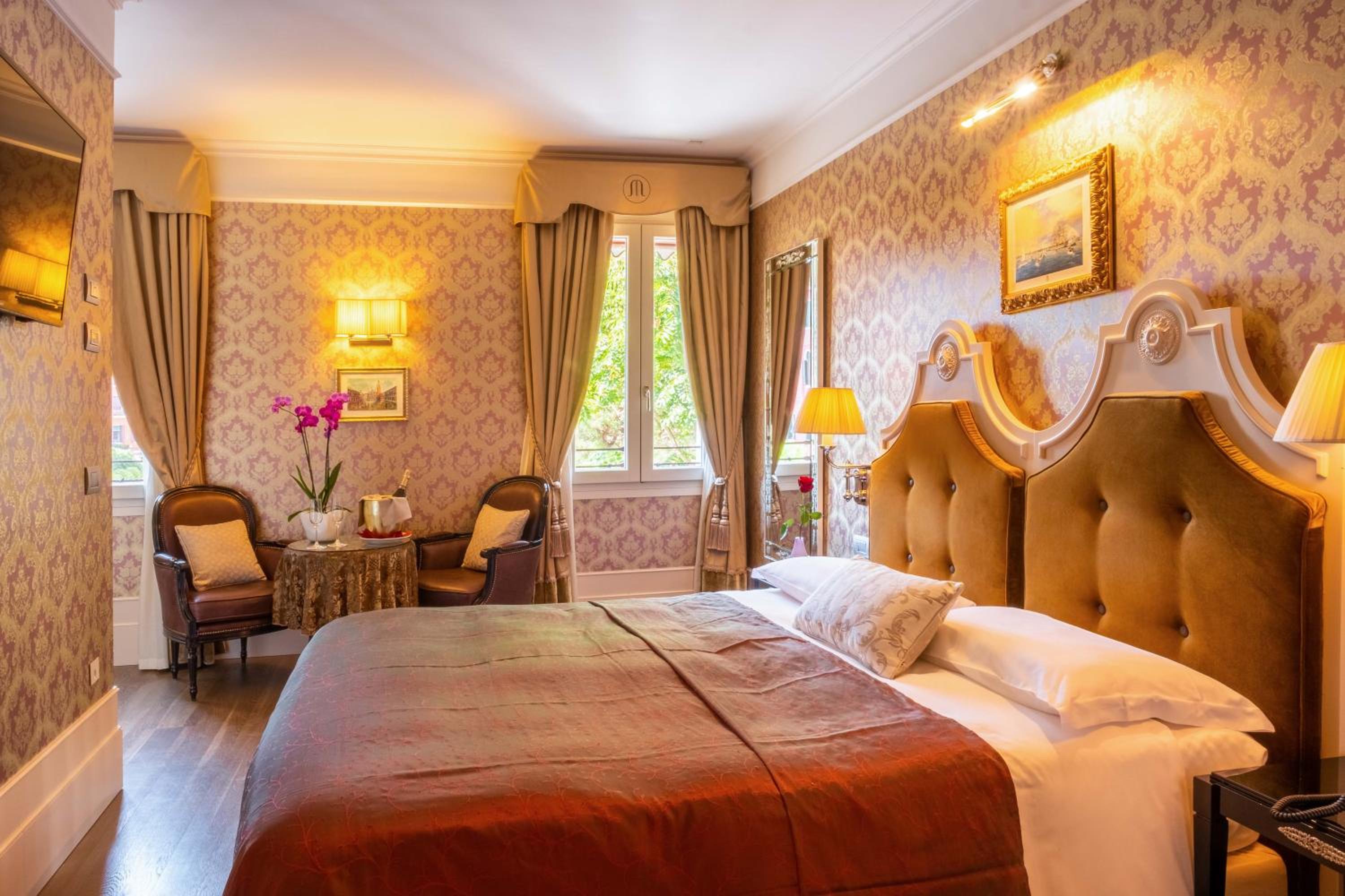 Double or Twin Room with Canal View photo 3