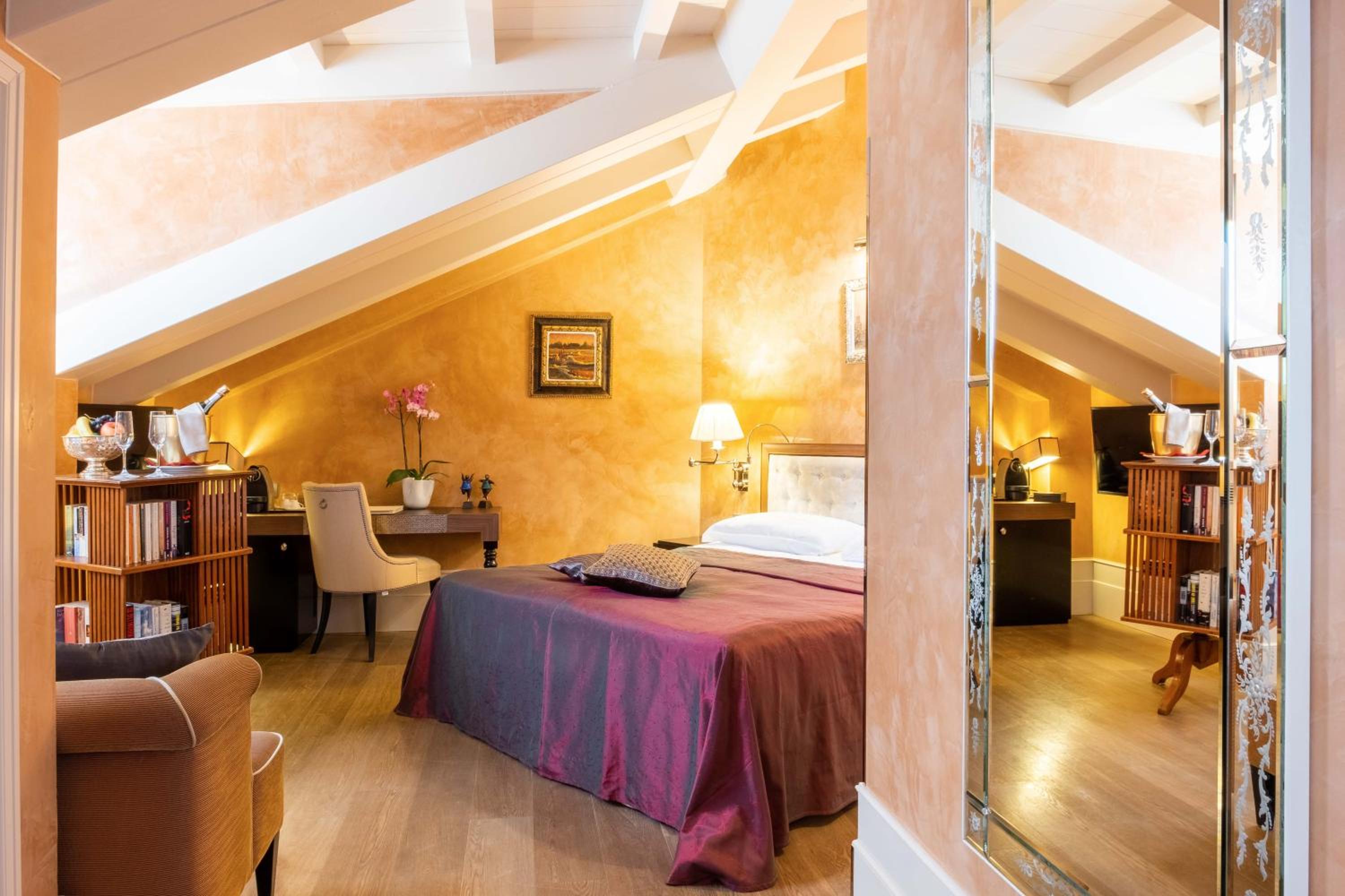 Superior Double or Twin Room - Photo 6