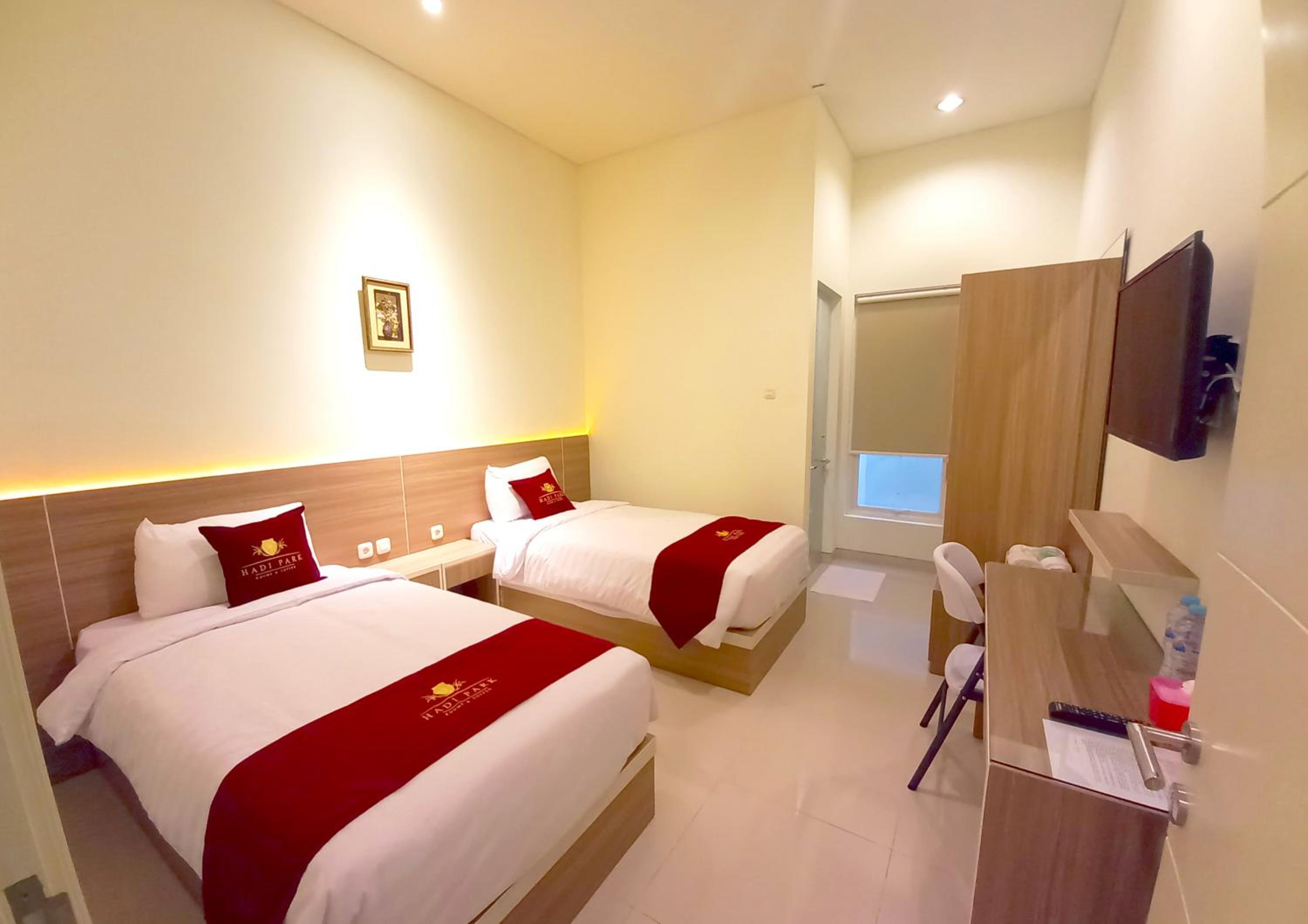 Standard Twin Room - Photo 4