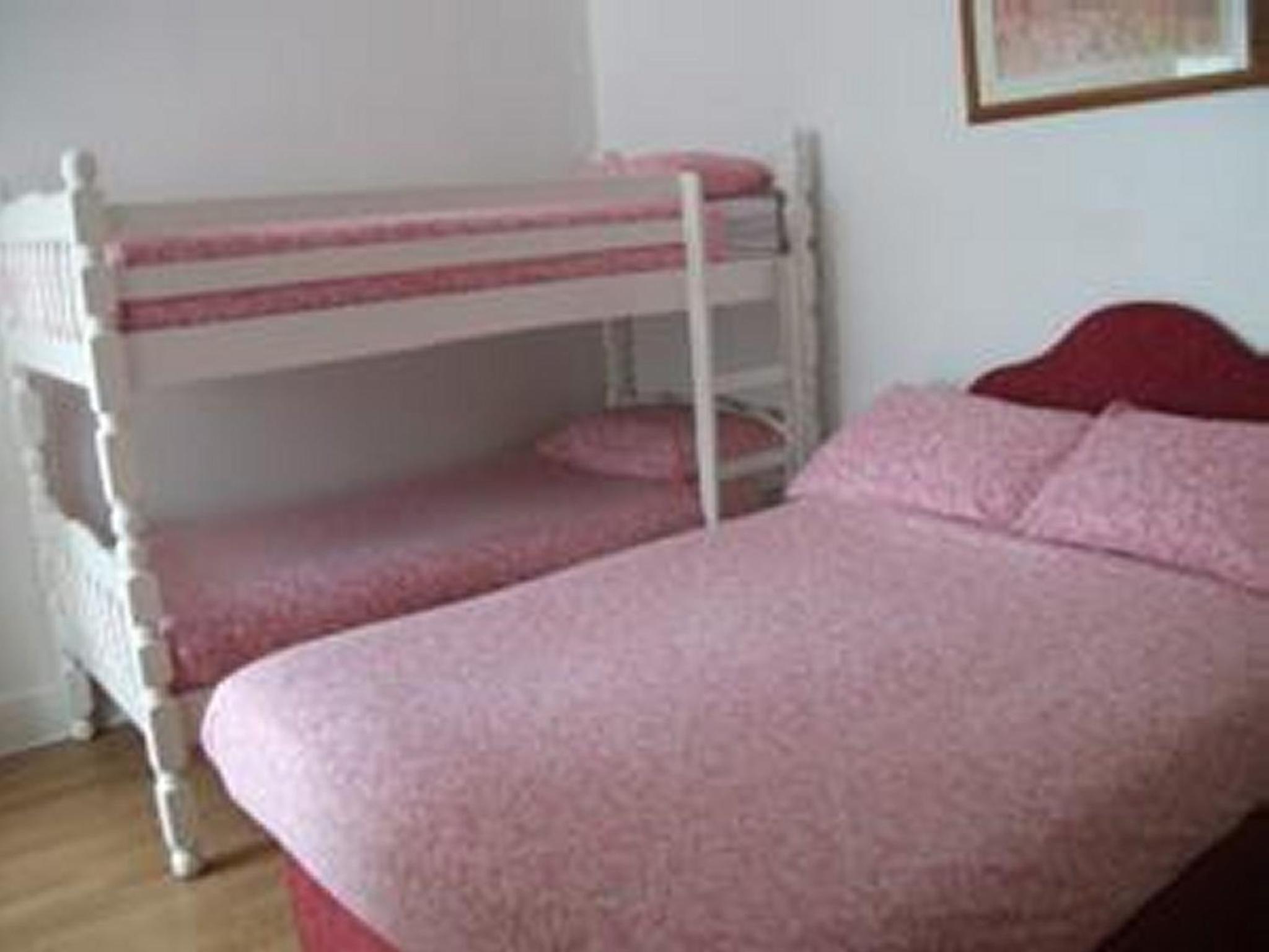 Family Room (2 Adults + 2 Children) - Photo 4