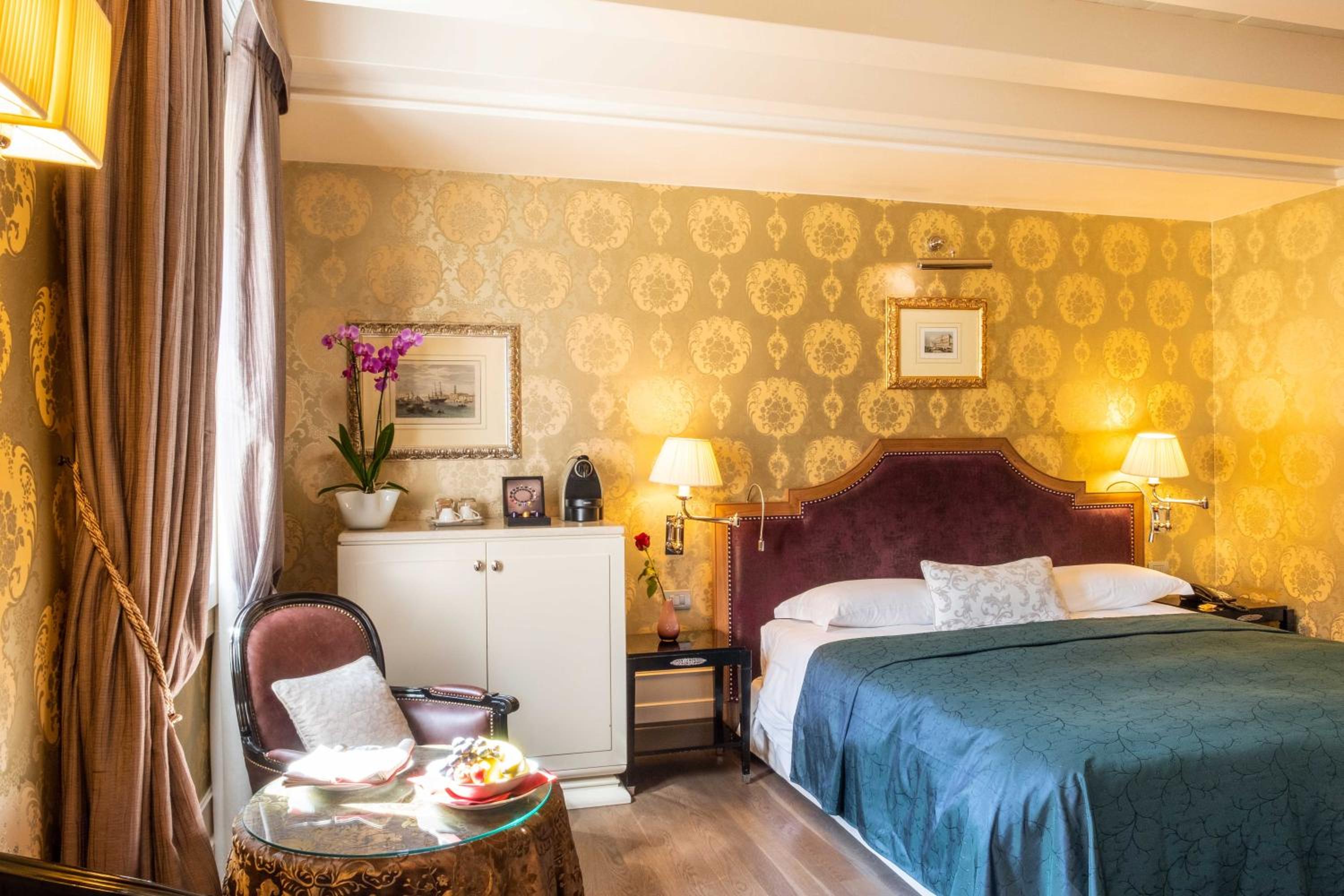 Superior Double or Twin Room - Photo 1