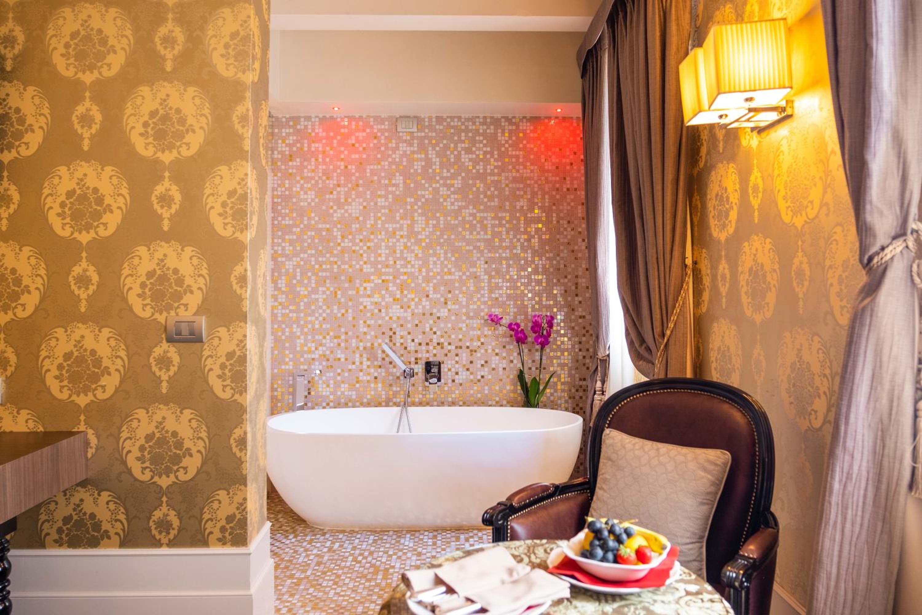 Superior Double or Twin Room - Photo 4