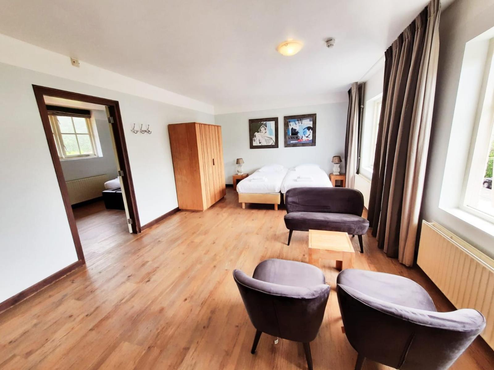 Family Room - Photo 9