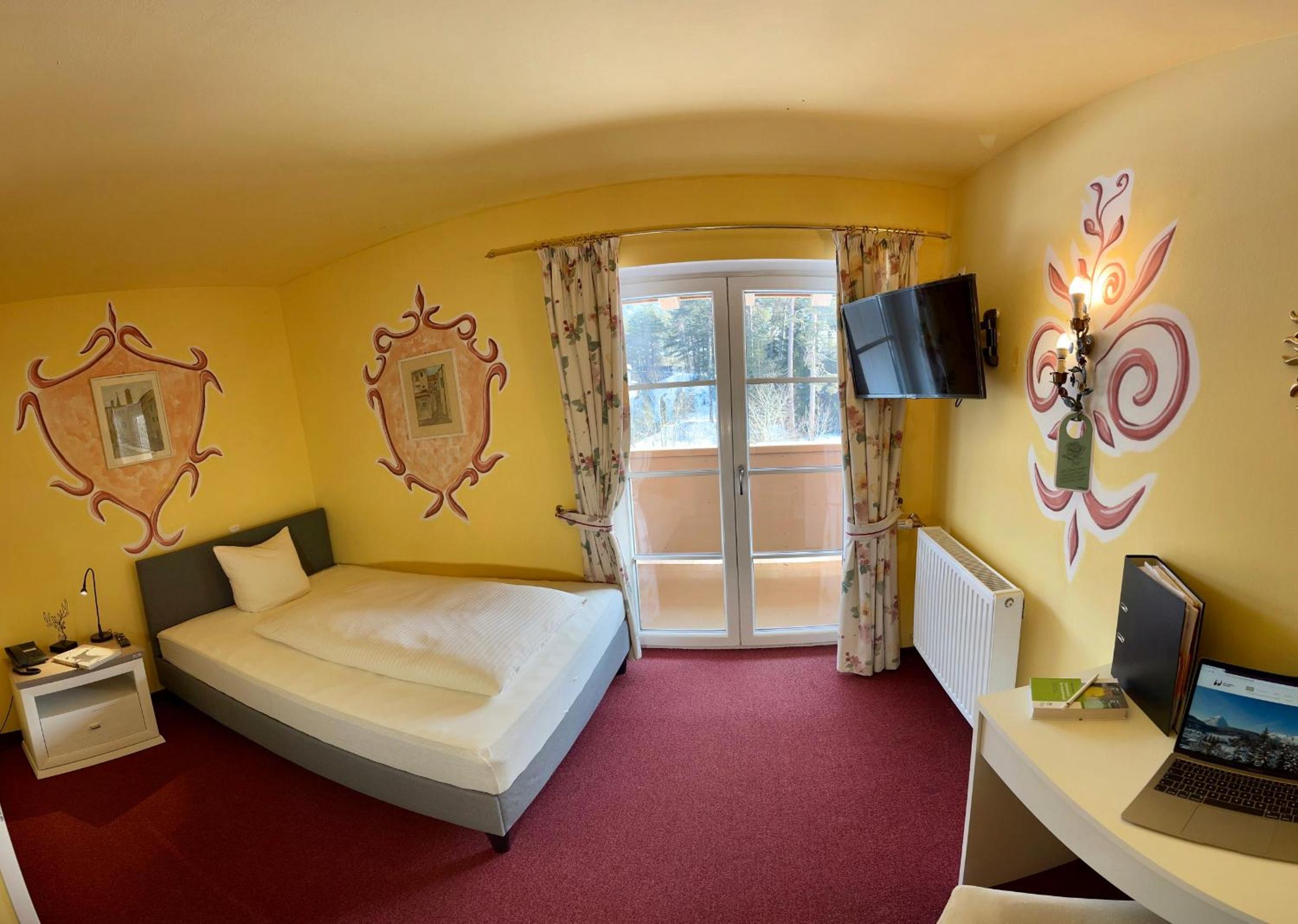 Large Single Room