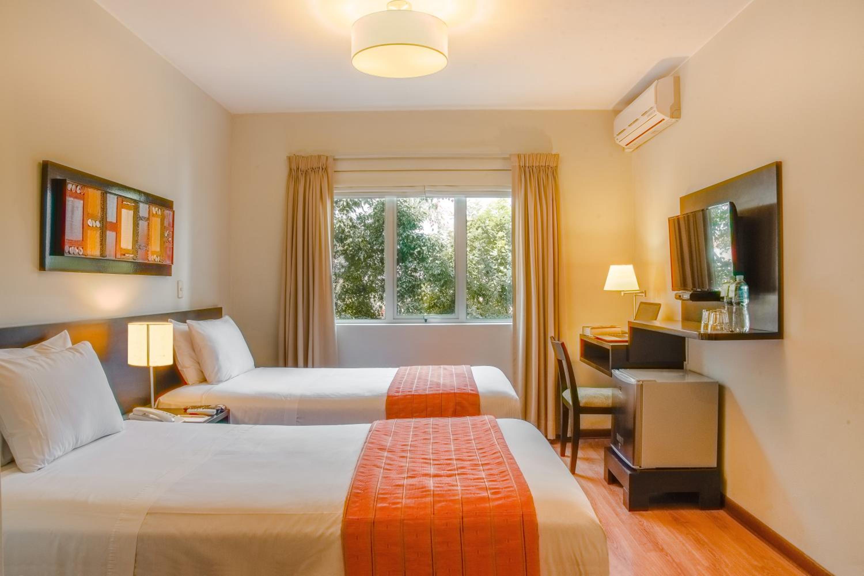 Twin Room - Photo 1