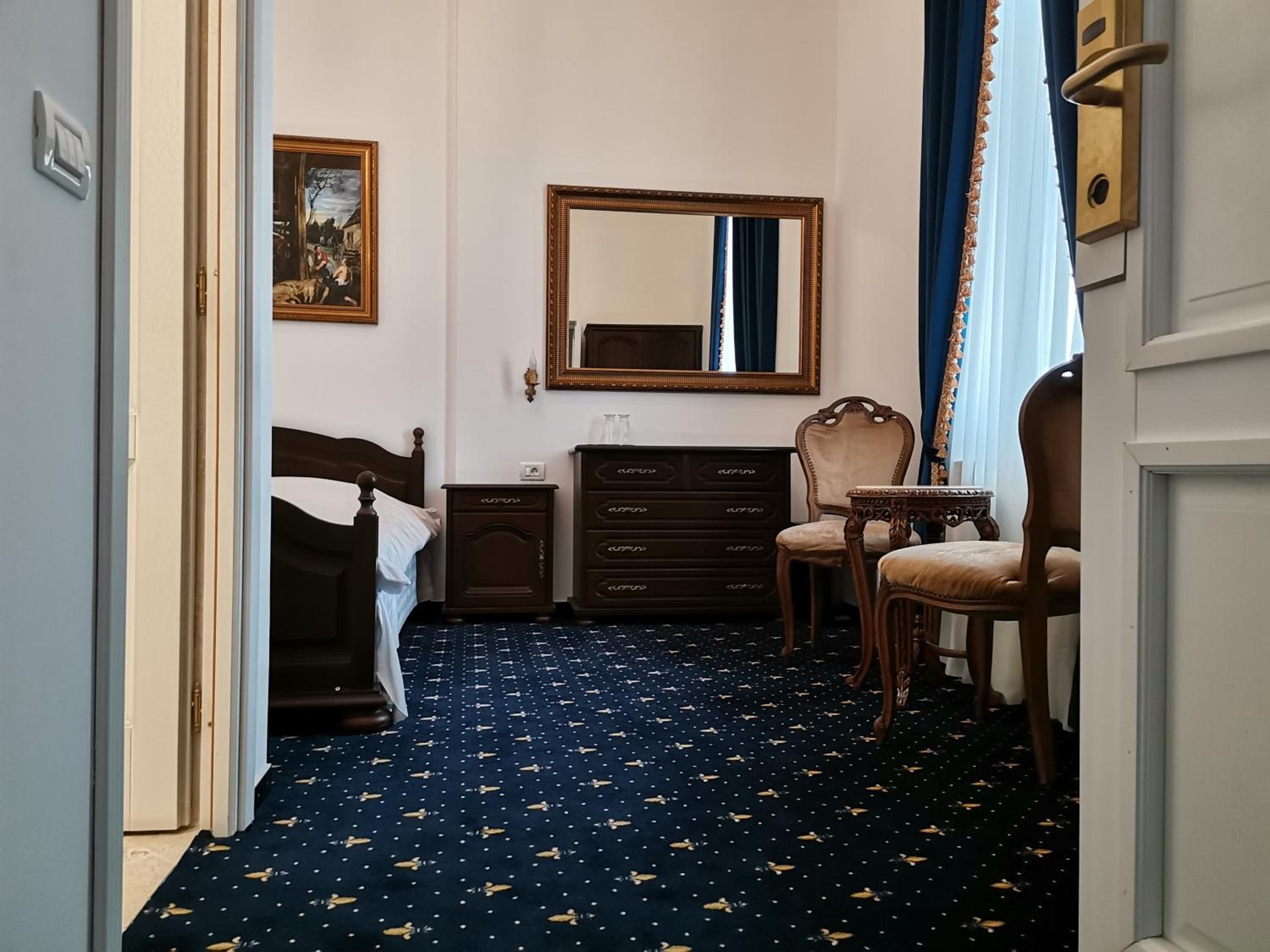 Deluxe Double Room with Castle View