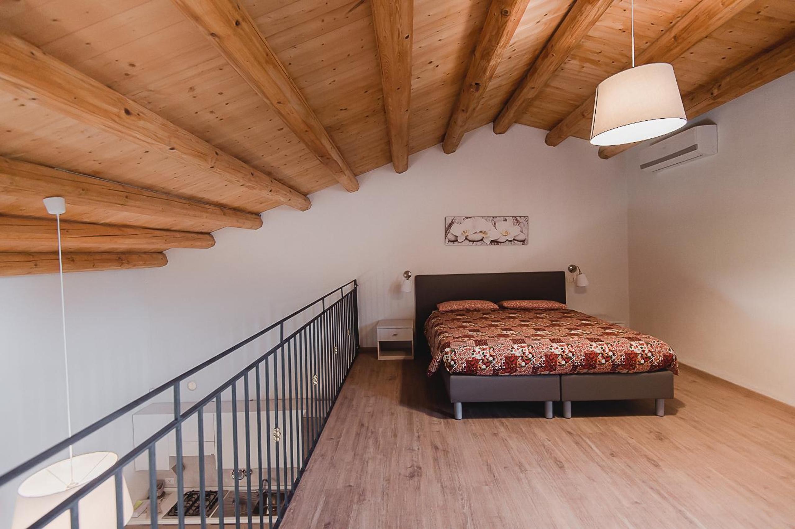 One-bedroom Loft Apartment  photo 1