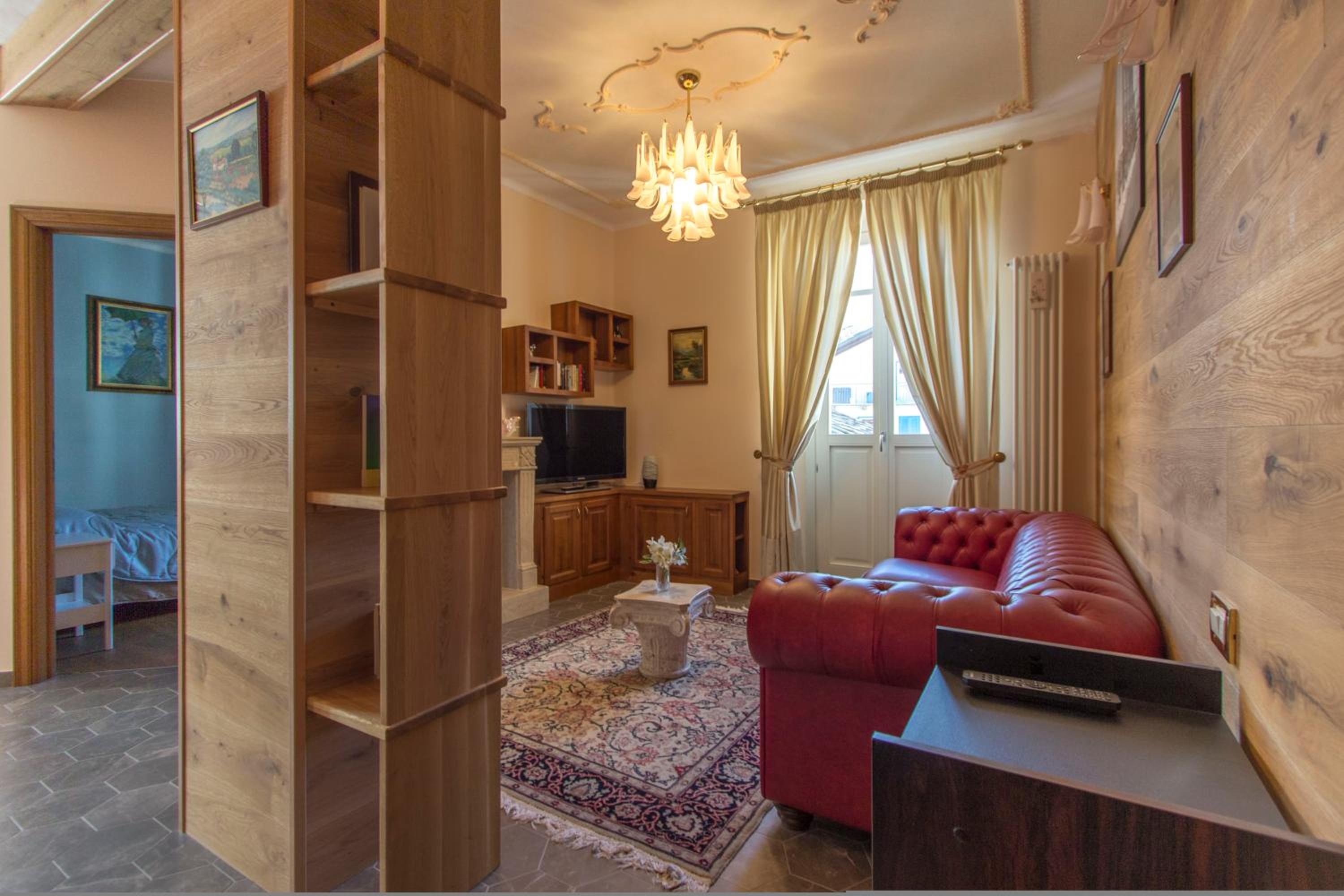 One-Bedroom Apartment photo 2
