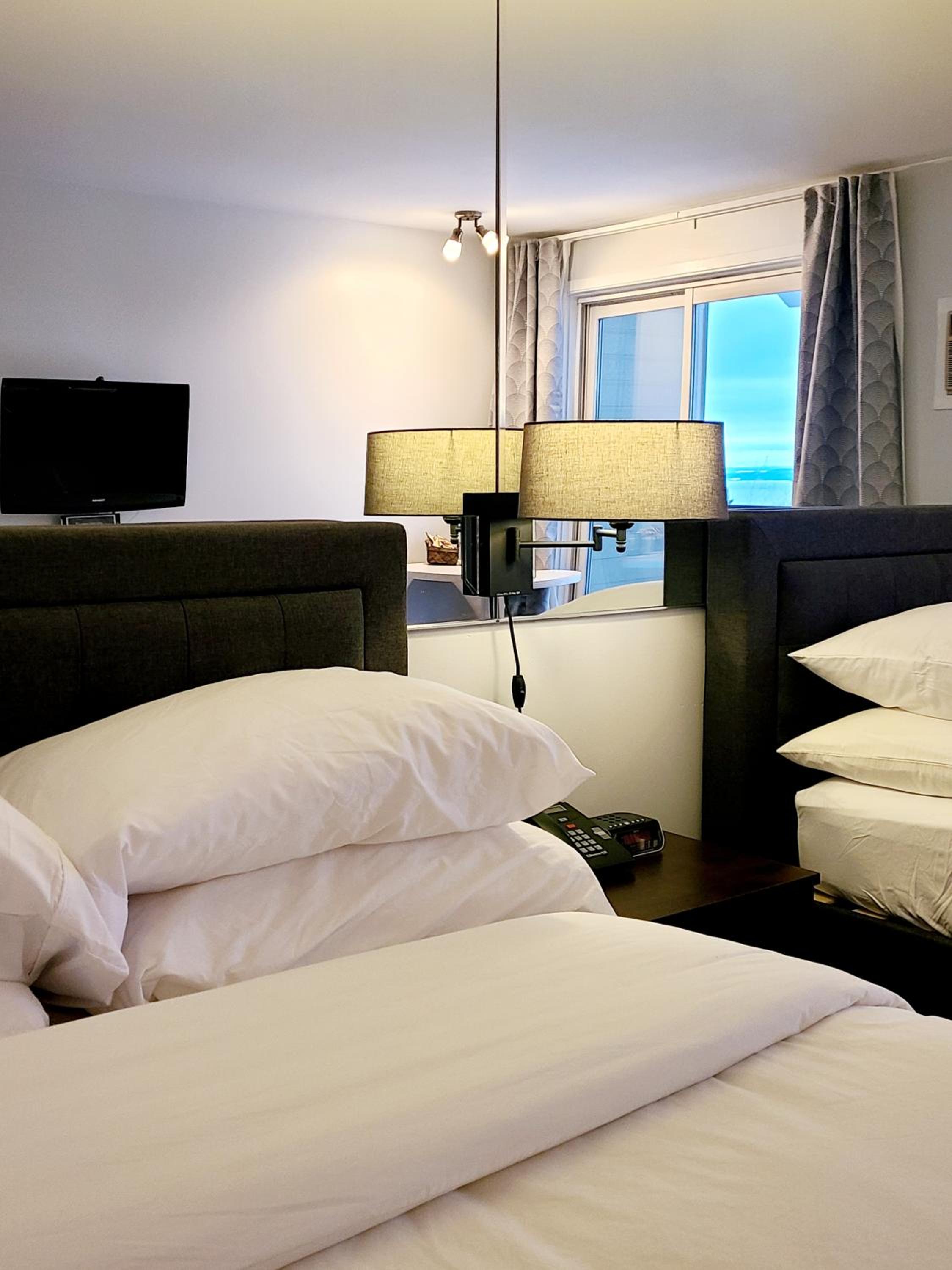 Deluxe Queen Room - Photo 2