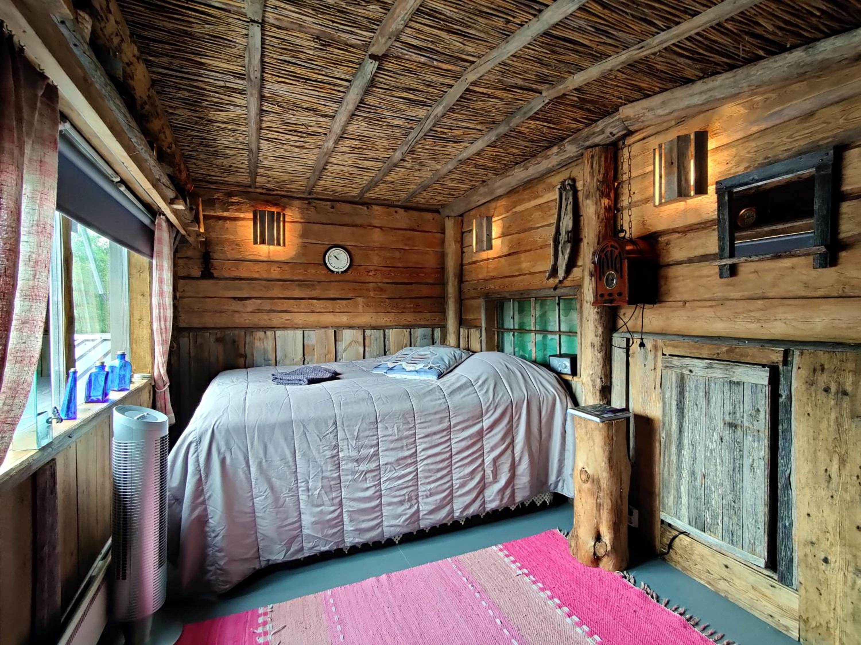 Double Room with Private Bathroom - Photo 1