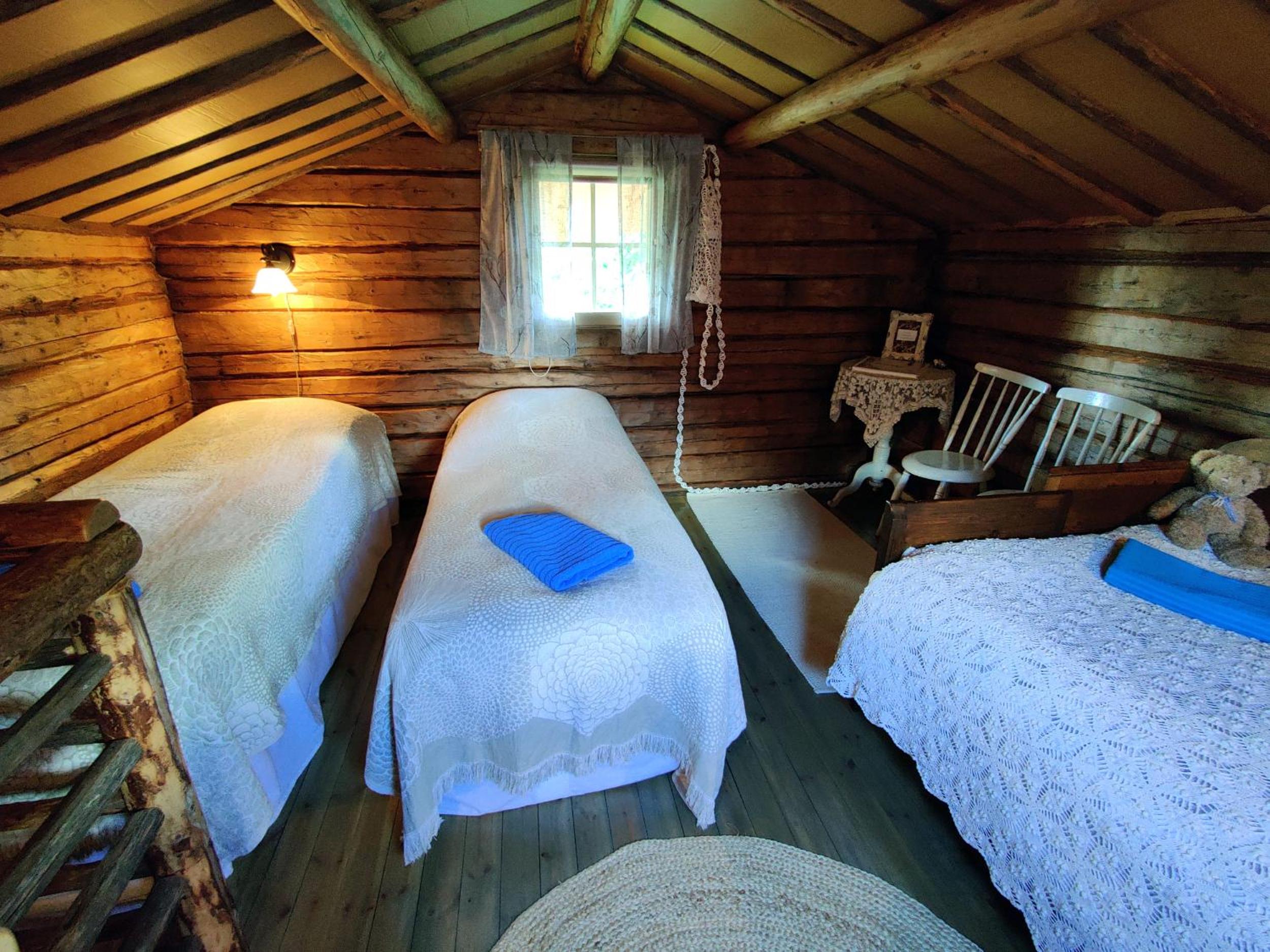 One-Bedroom Chalet - Photo 2